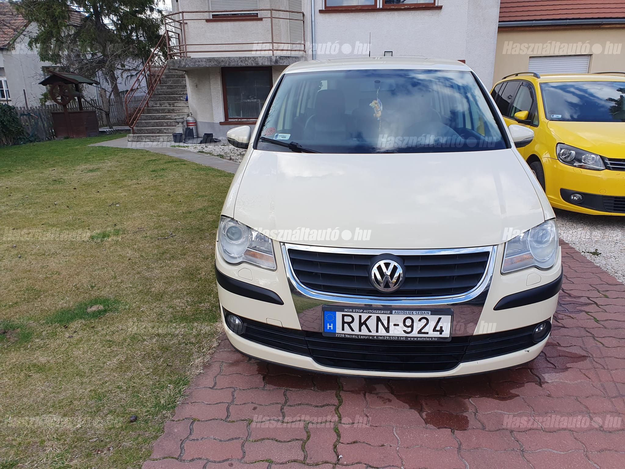 VOLKSWAGEN TOURAN 2010/1 - 1