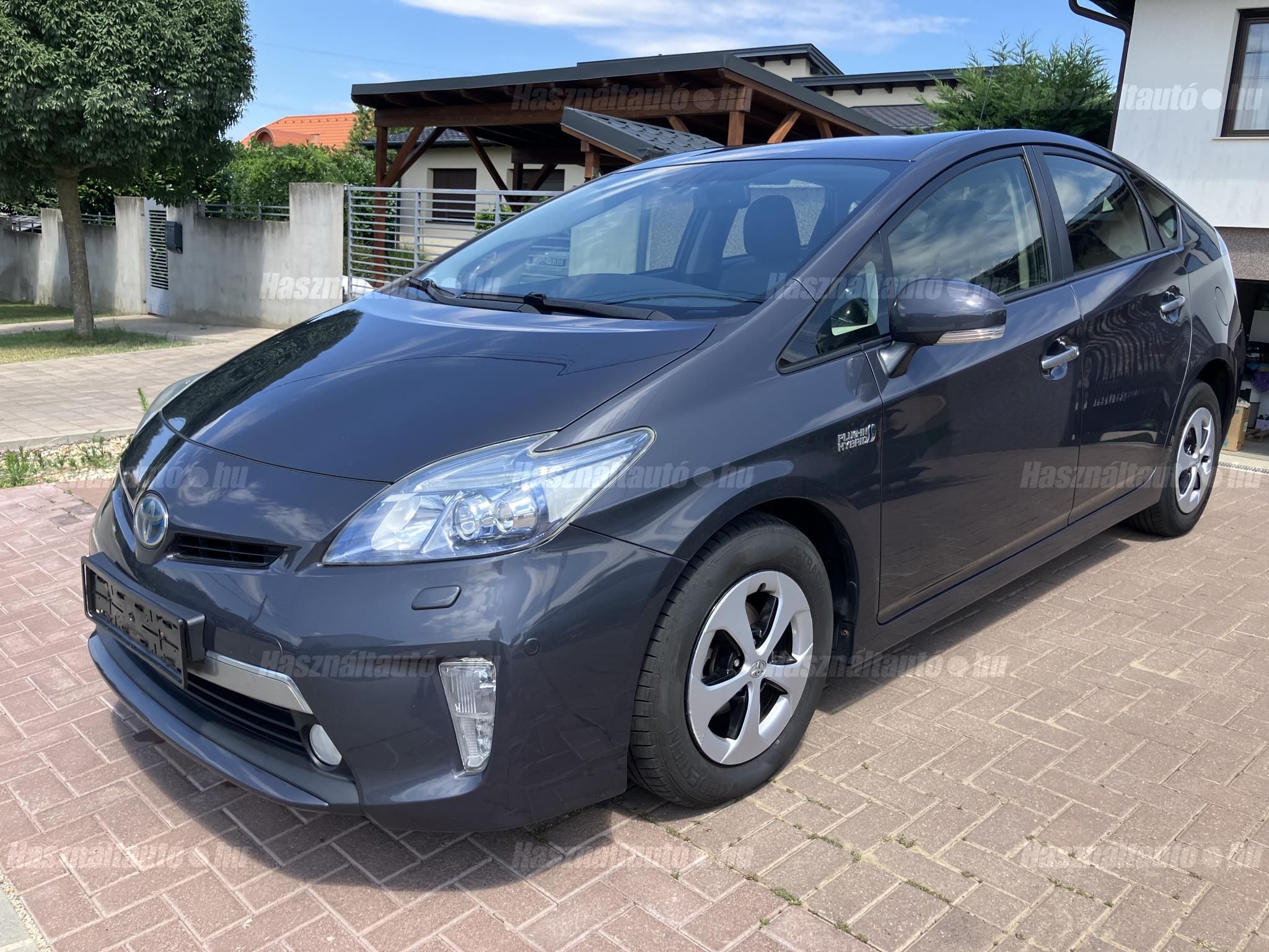 TOYOTA PRIUS PLUG-IN 2012/10 - 1