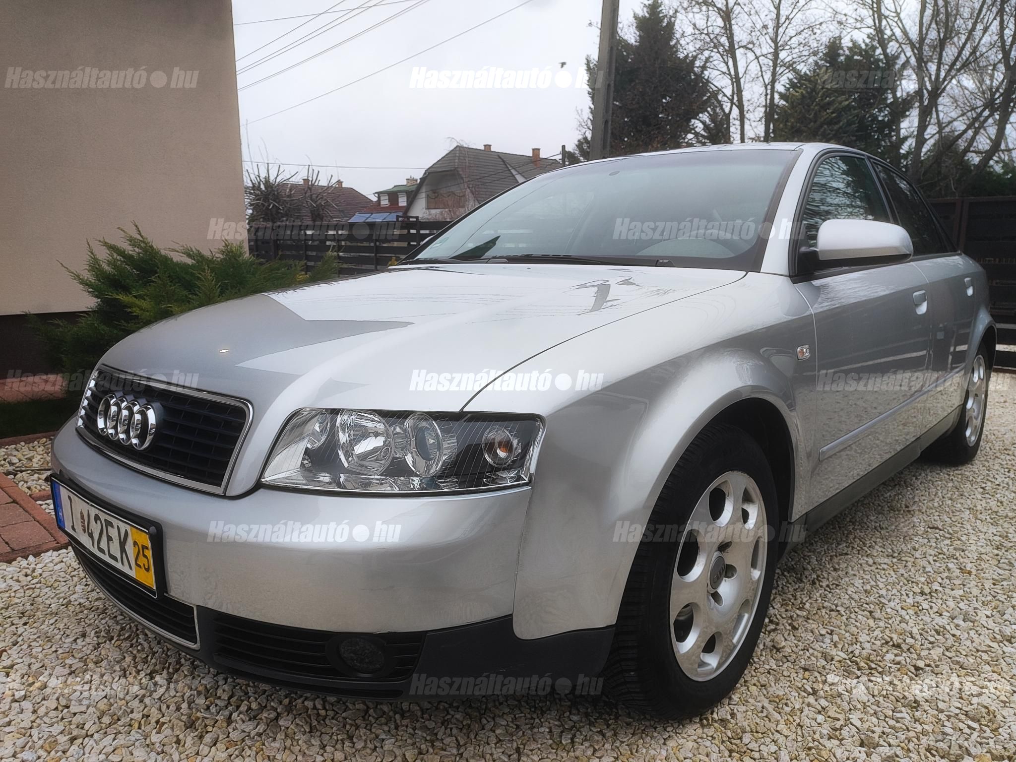 AUDI A4 2002/7 - 1