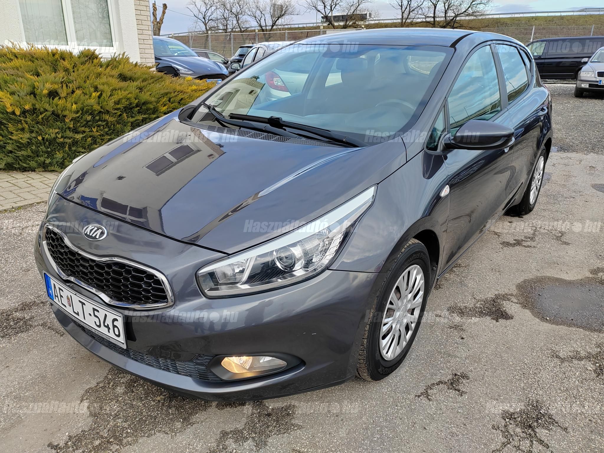 KIA CEE'D 2014/12 - 1