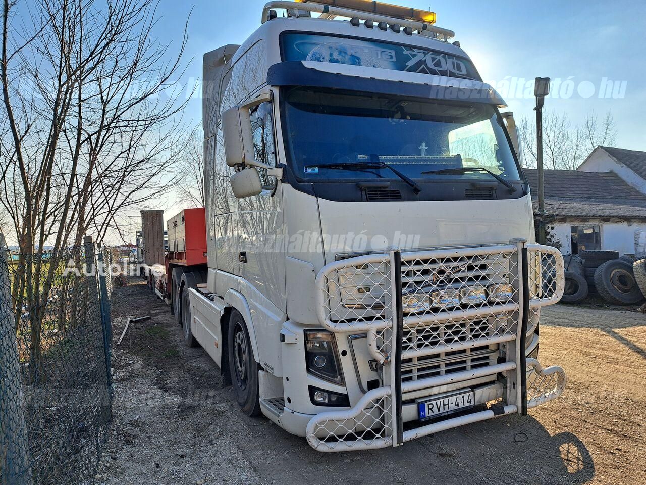 VOLVO 2010 - 1