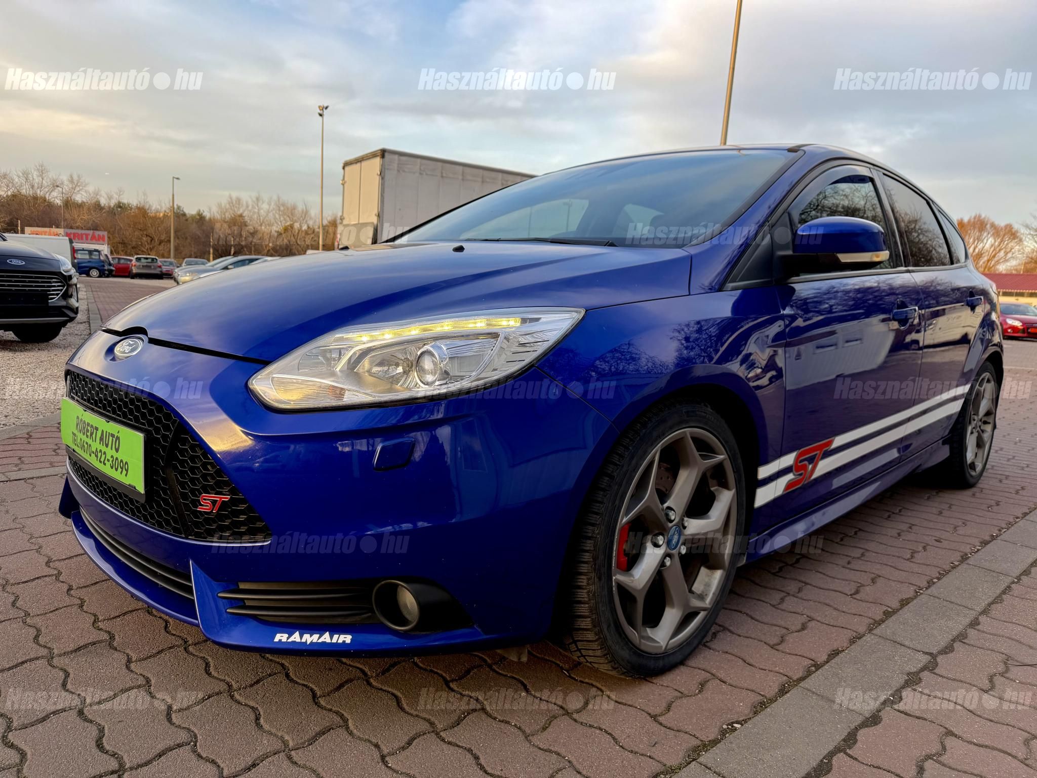FORD FOCUS 2014 - 1