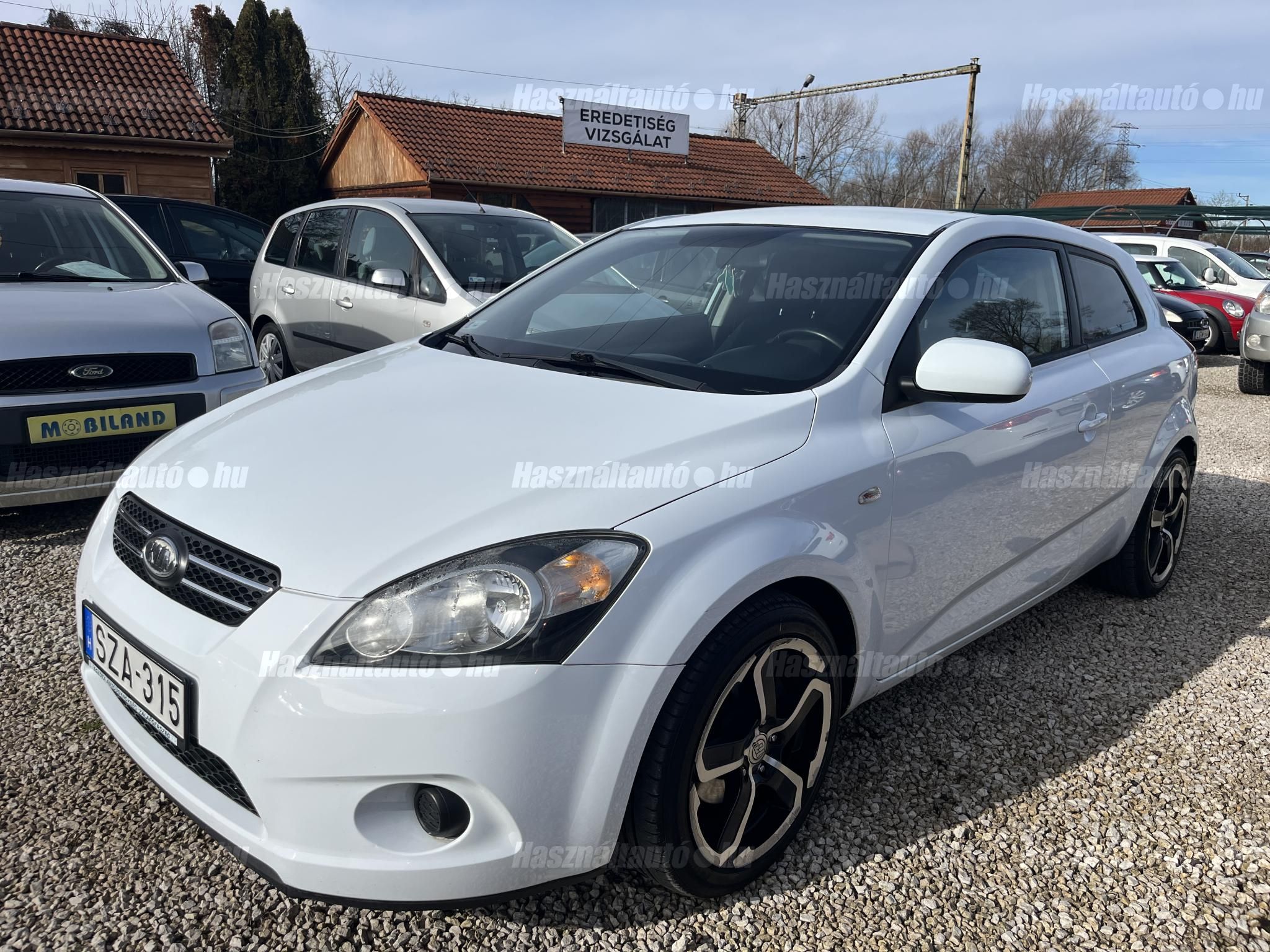 KIA PRO CEE'D 2010/7 - 1