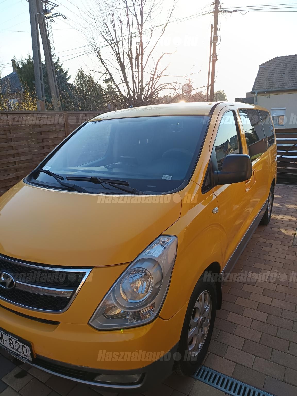 HYUNDAI H-1 2011/10 - 1