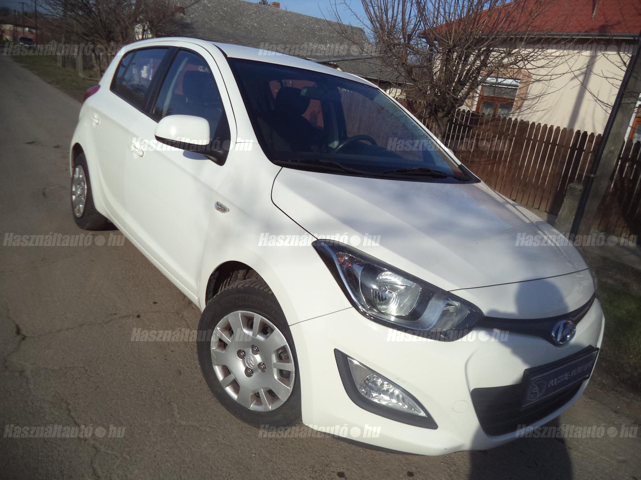 HYUNDAI I20 2013/3 - 1