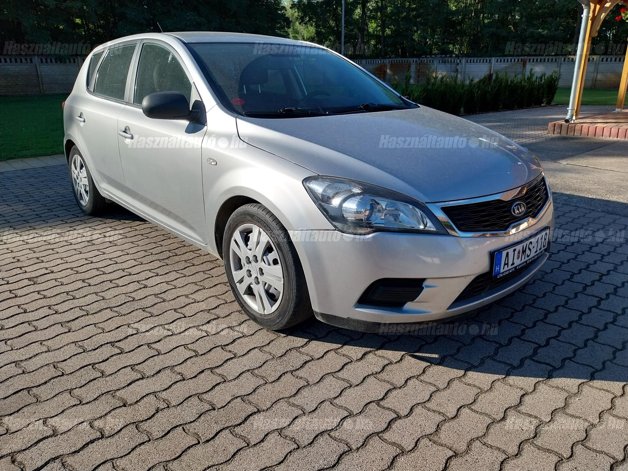 KIA CEE'D 2012/5 - 1