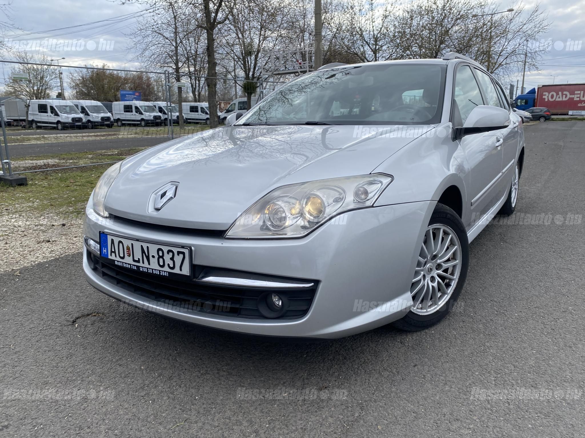 RENAULT LAGUNA 2009/10 - 1