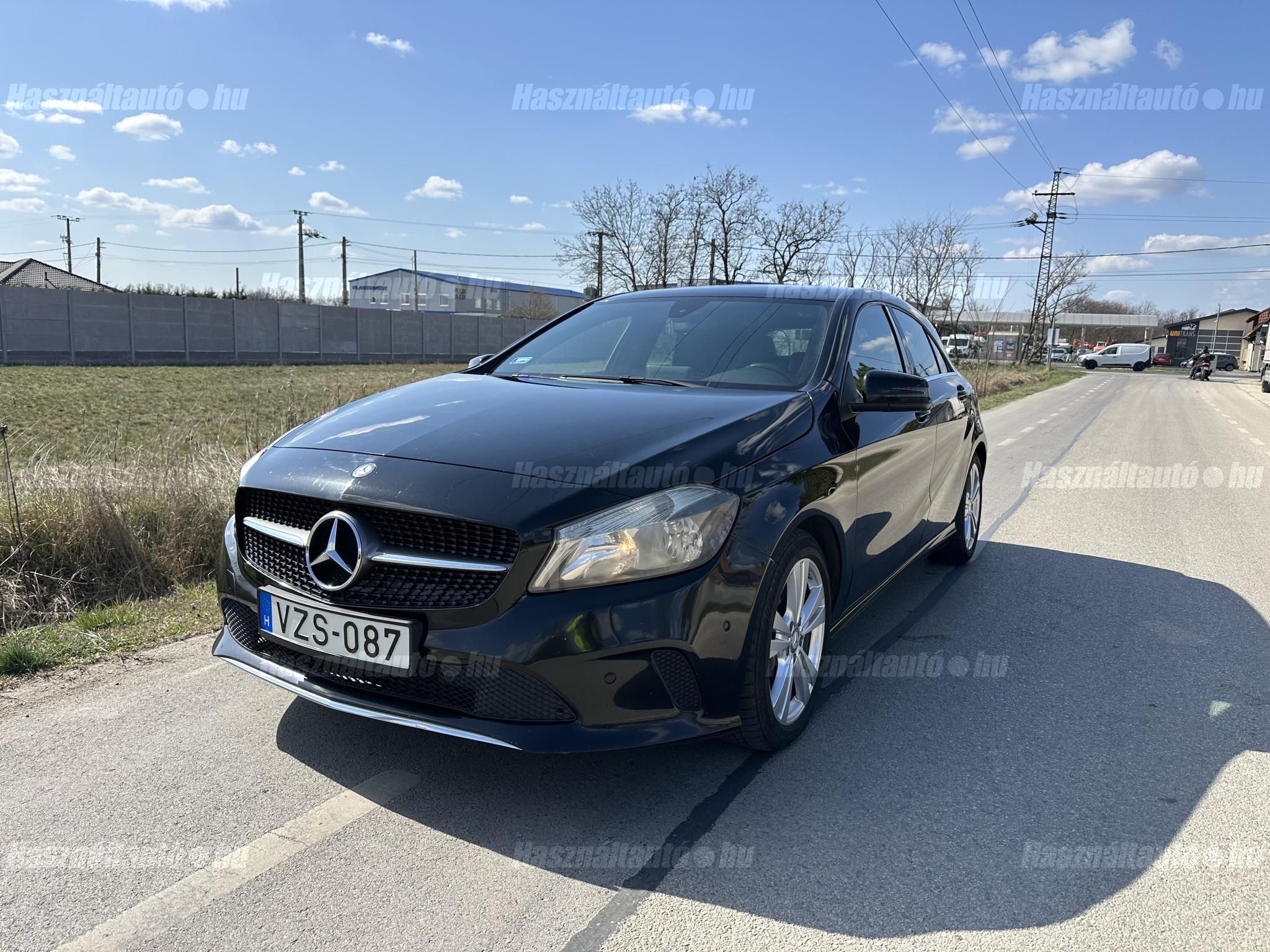 MERCEDES-BENZ A 200 2017/4 - 1