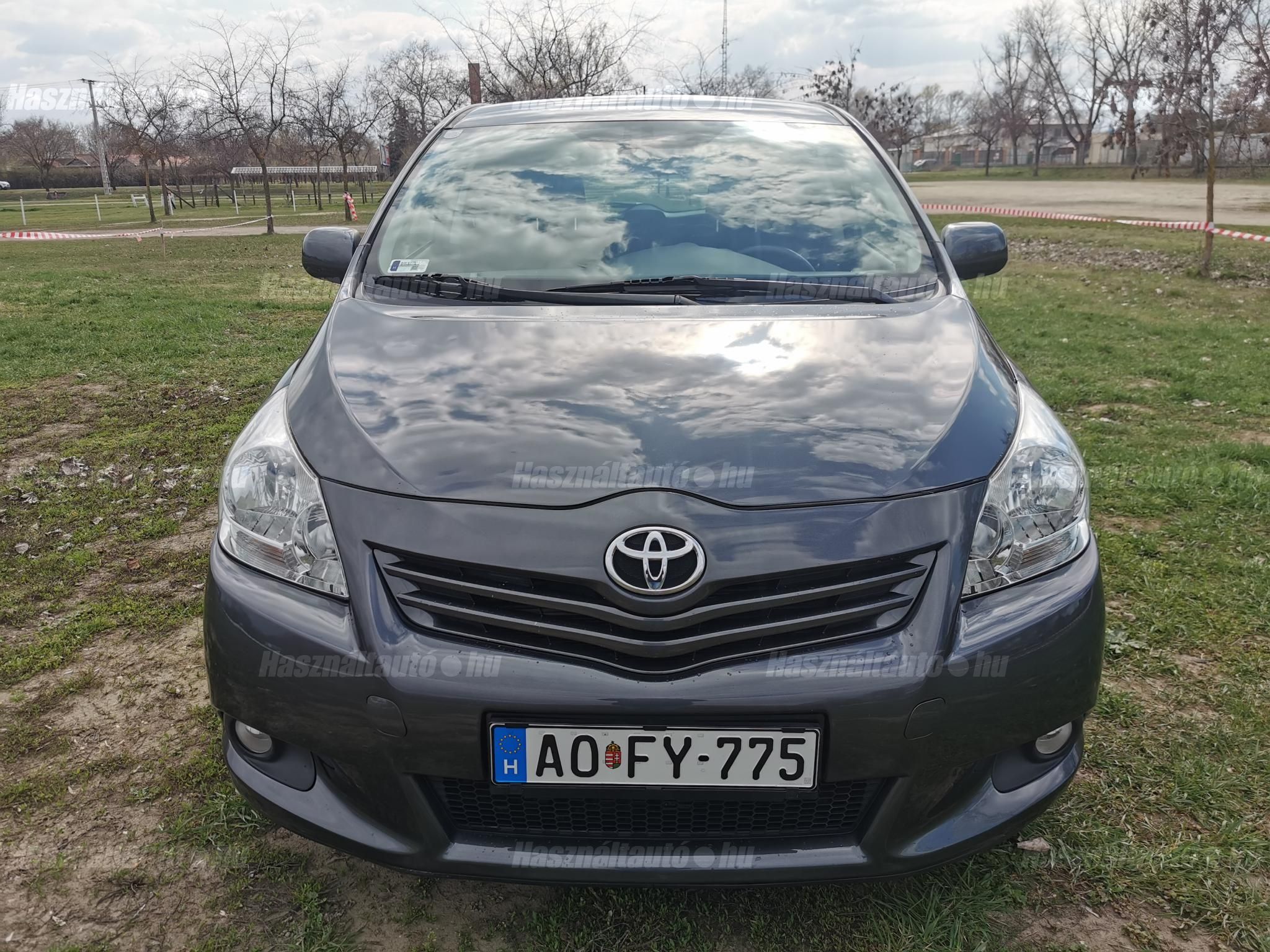 TOYOTA VERSO 2011/4 - 1