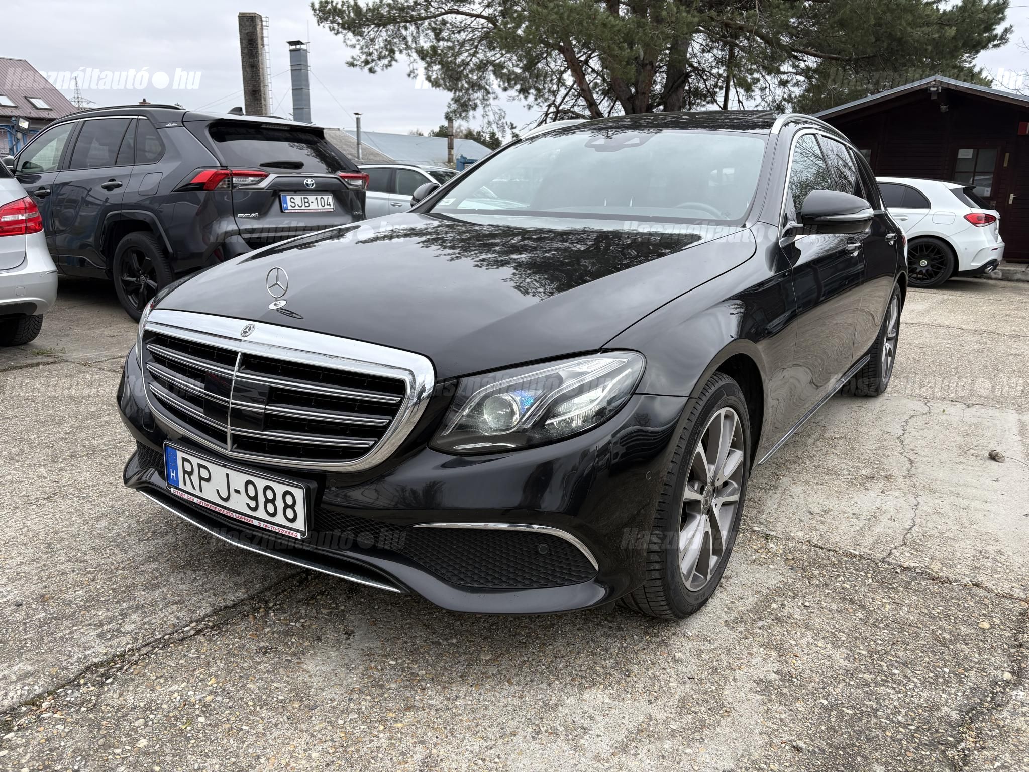 MERCEDES-BENZ E-OSZTÁLY 2017/12 - 1