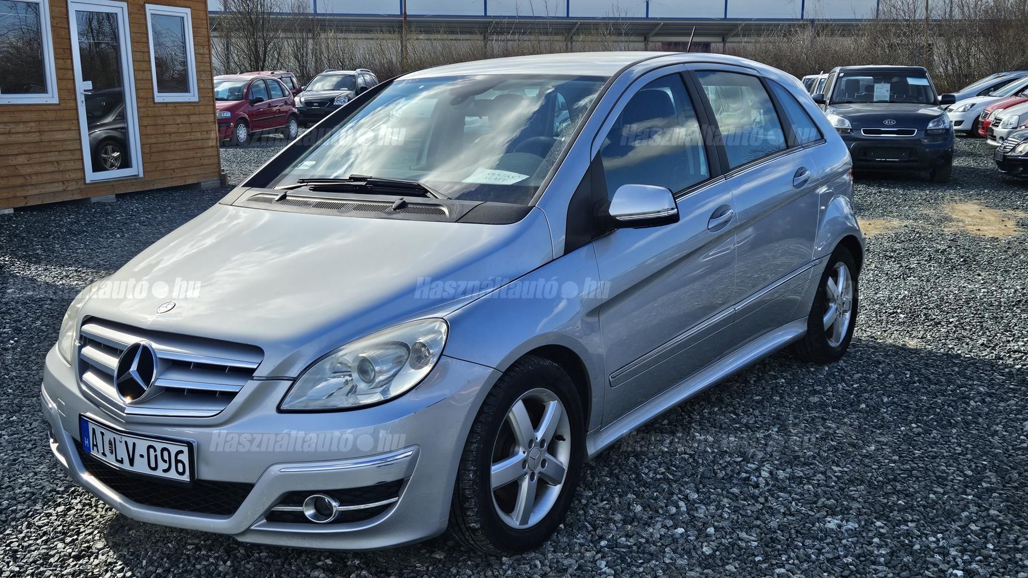 MERCEDES-BENZ B 200 2010/1 - 1