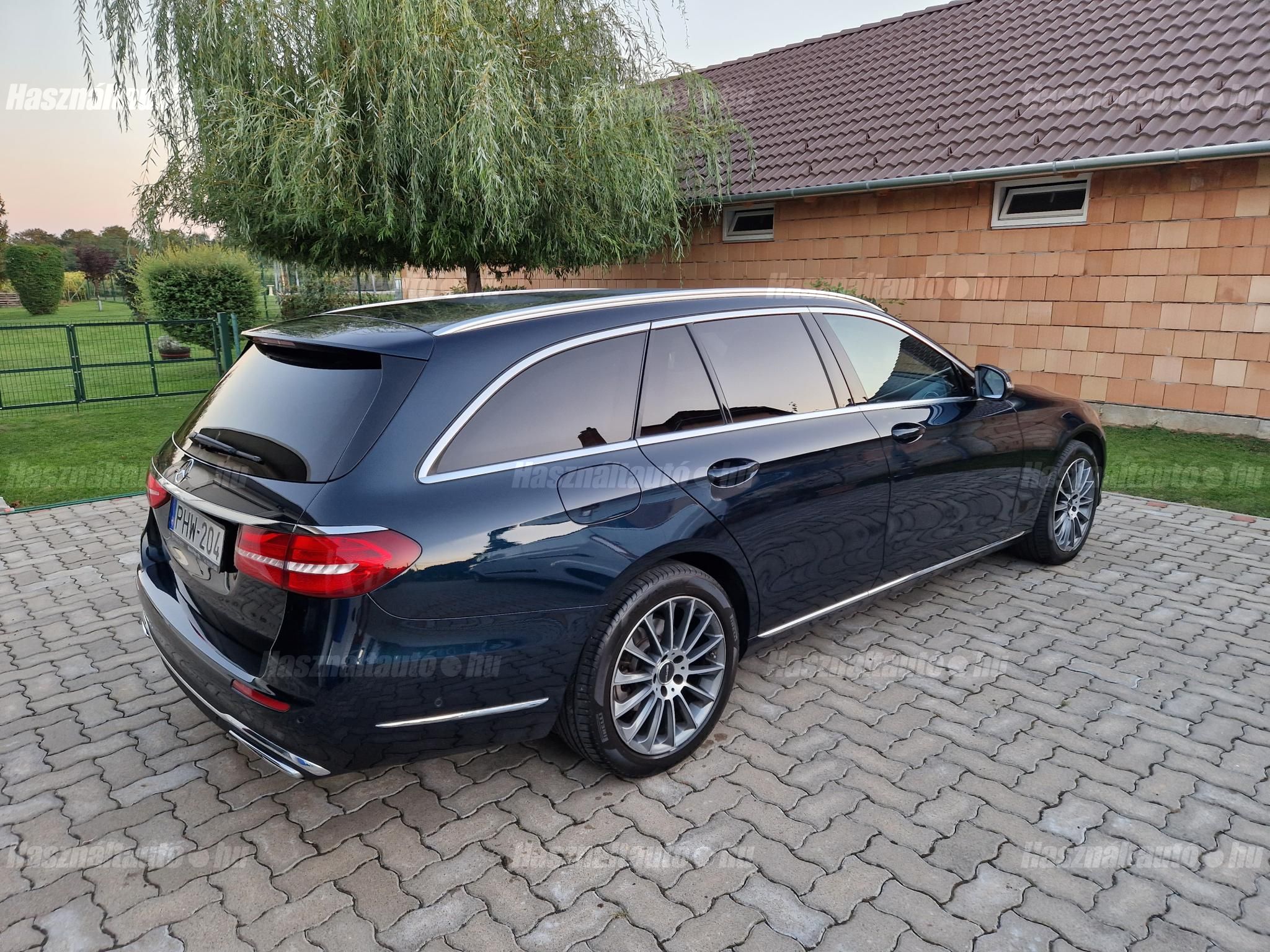 MERCEDES-BENZ E 220 2017/7 - 1
