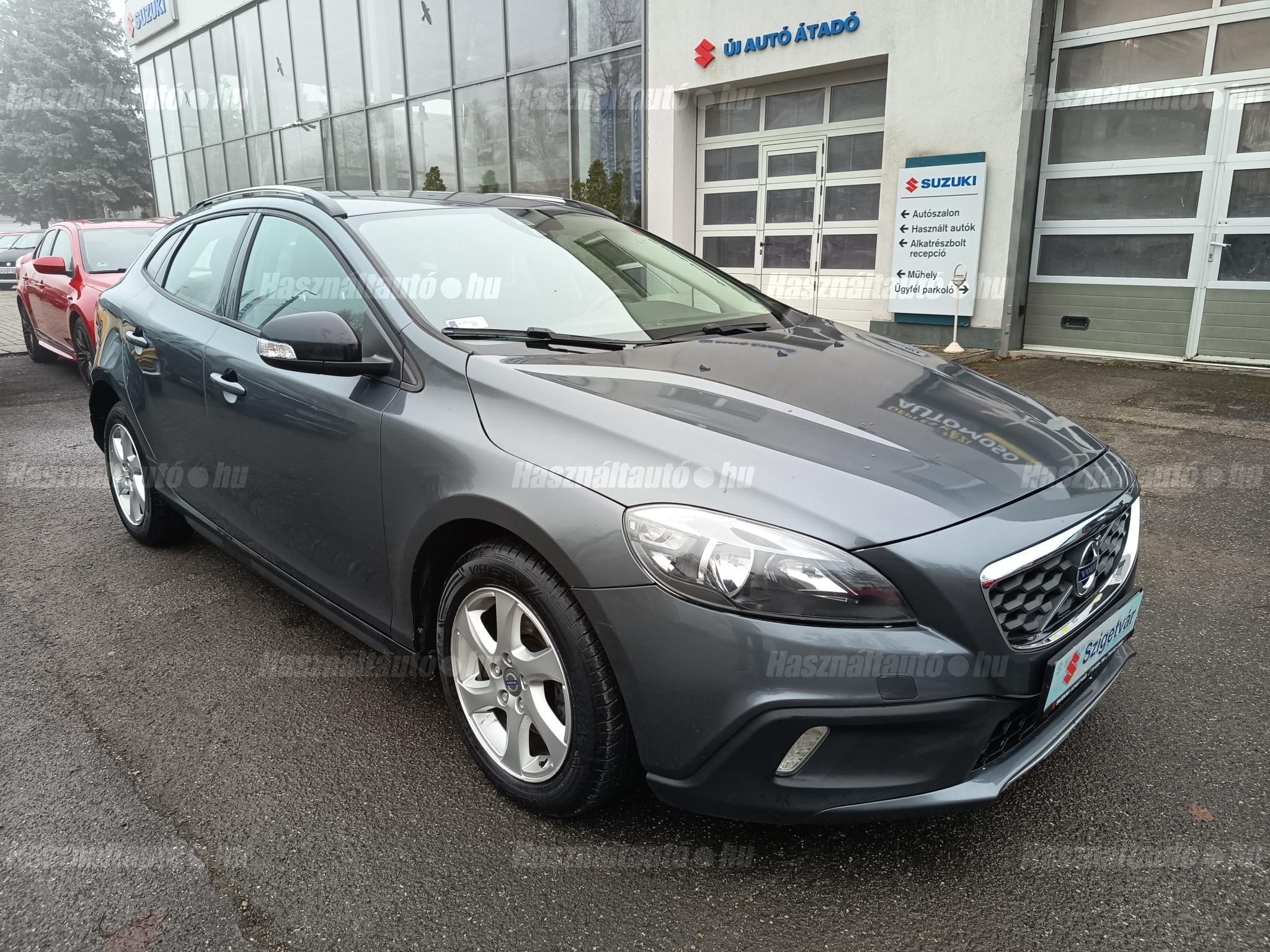 VOLVO V40 2013/12 - 1