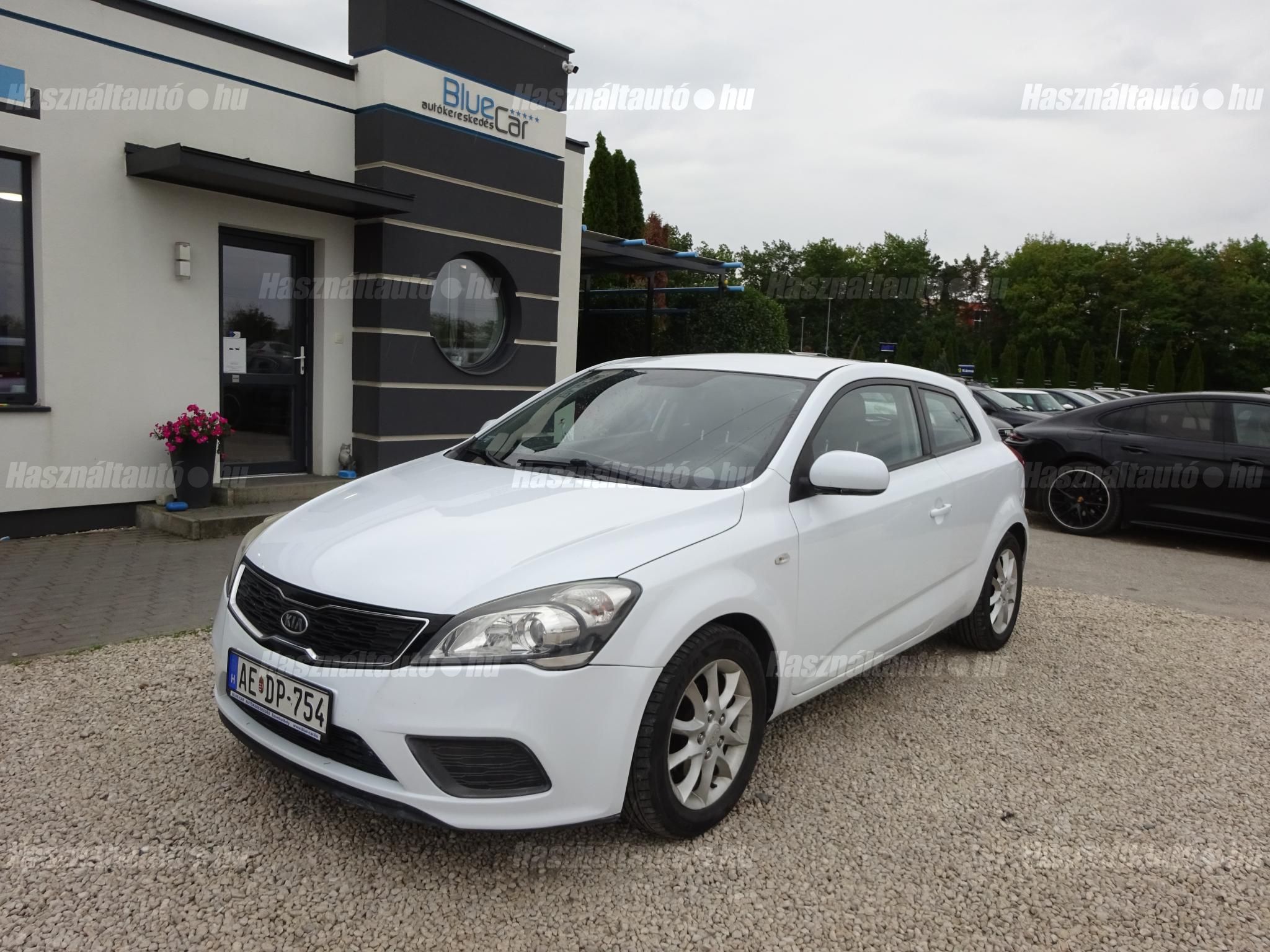 KIA PRO CEE'D 2011/5 - 1