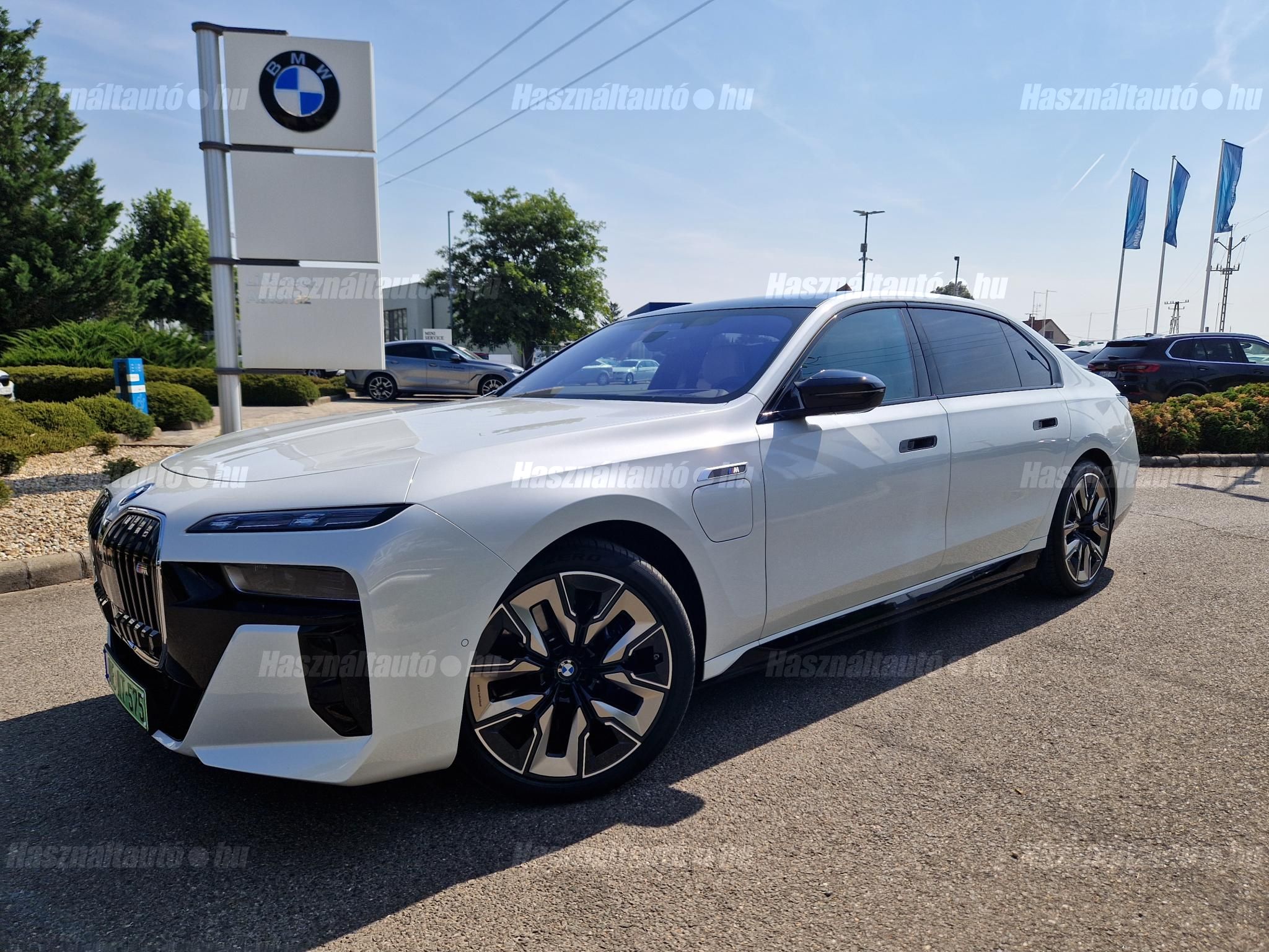 BMW 760 2023/7 - 1