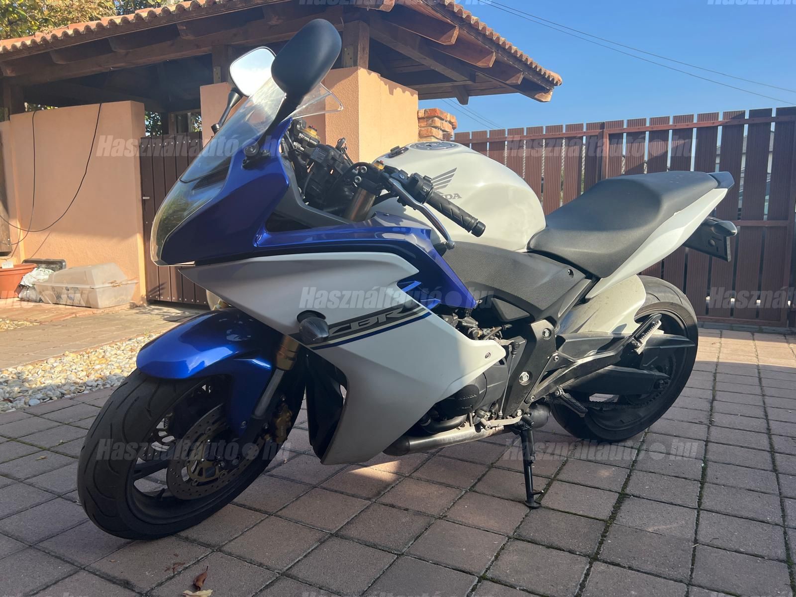 HONDA CBR 600 F 2011/6 - 1