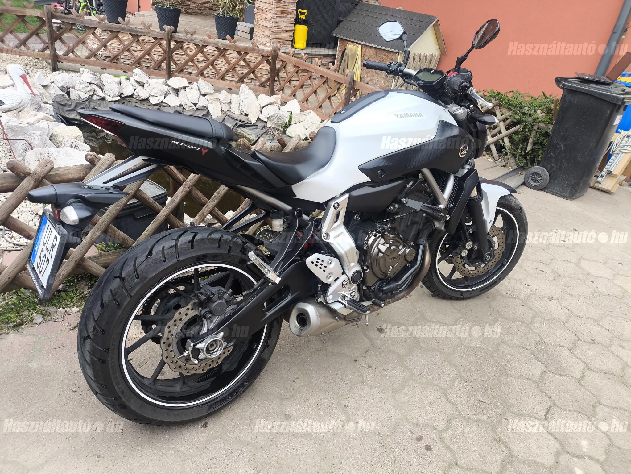 YAMAHA MT-07 2014/12 - 1
