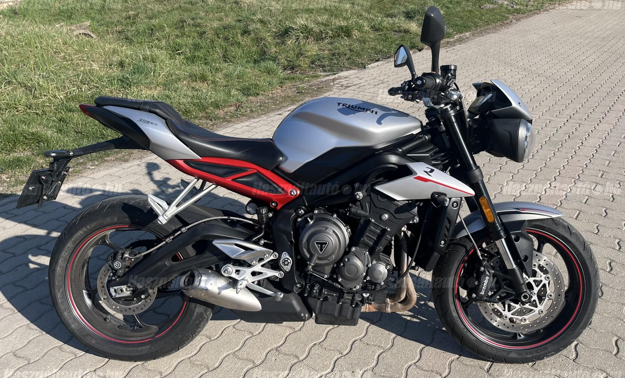 TRIUMPH STREET TRIPLE 2017/6 - 1