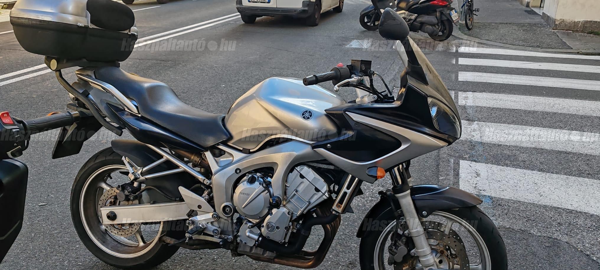 YAMAHA FZ6-S (FAZER) 2004/5 - 1