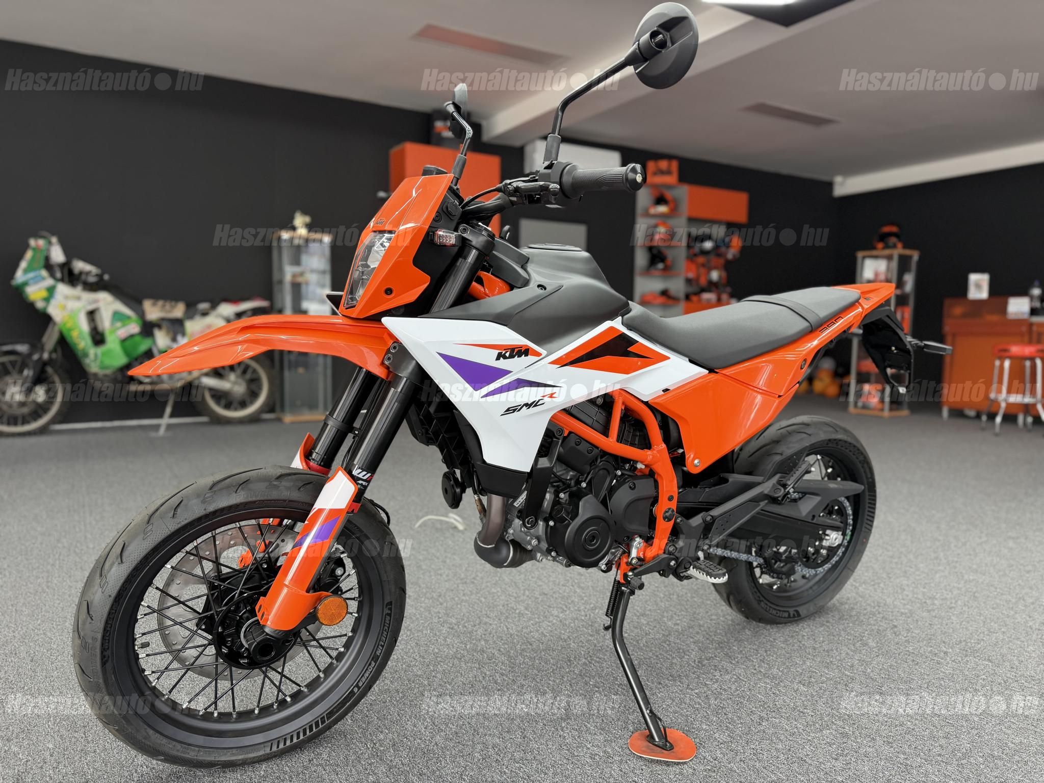 KTM 390 SMC R 2026 - 1