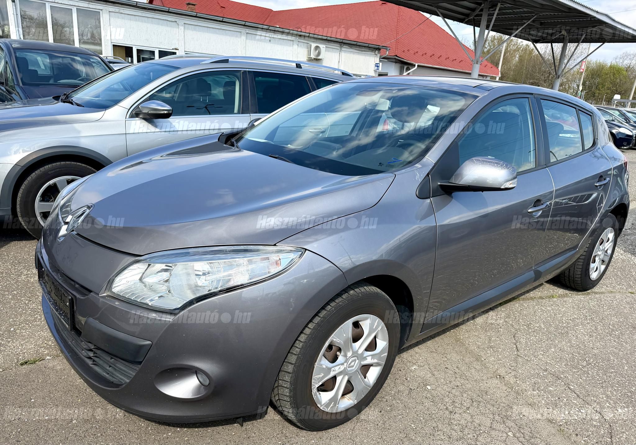 RENAULT MEGANE 2012/8 - 1