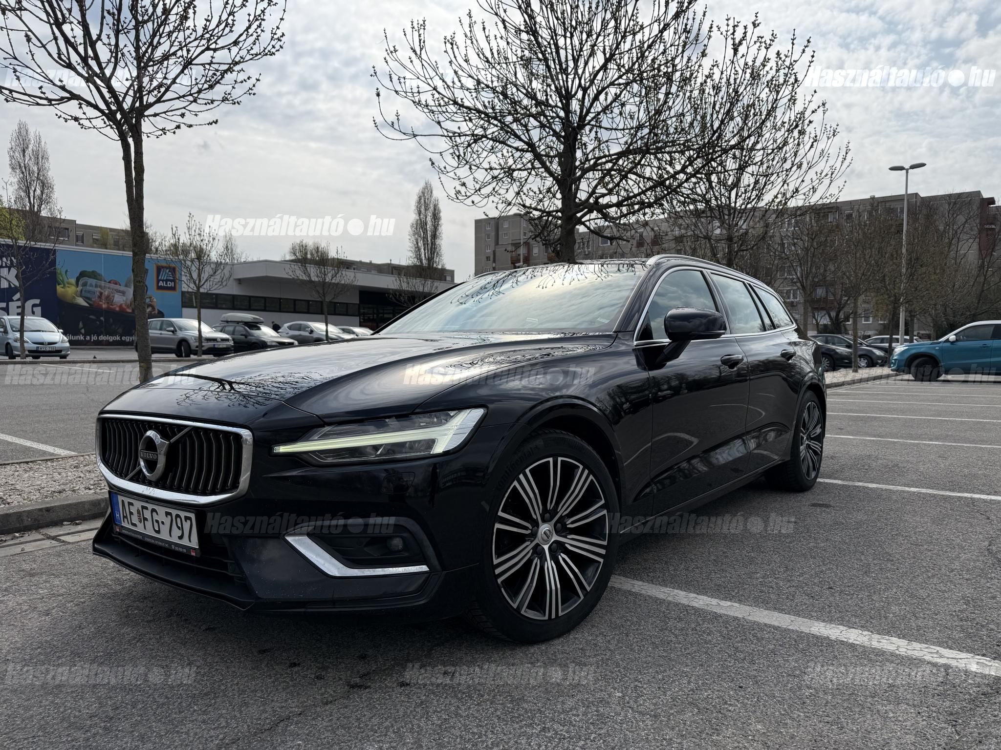VOLVO V60 2019/6 - 1