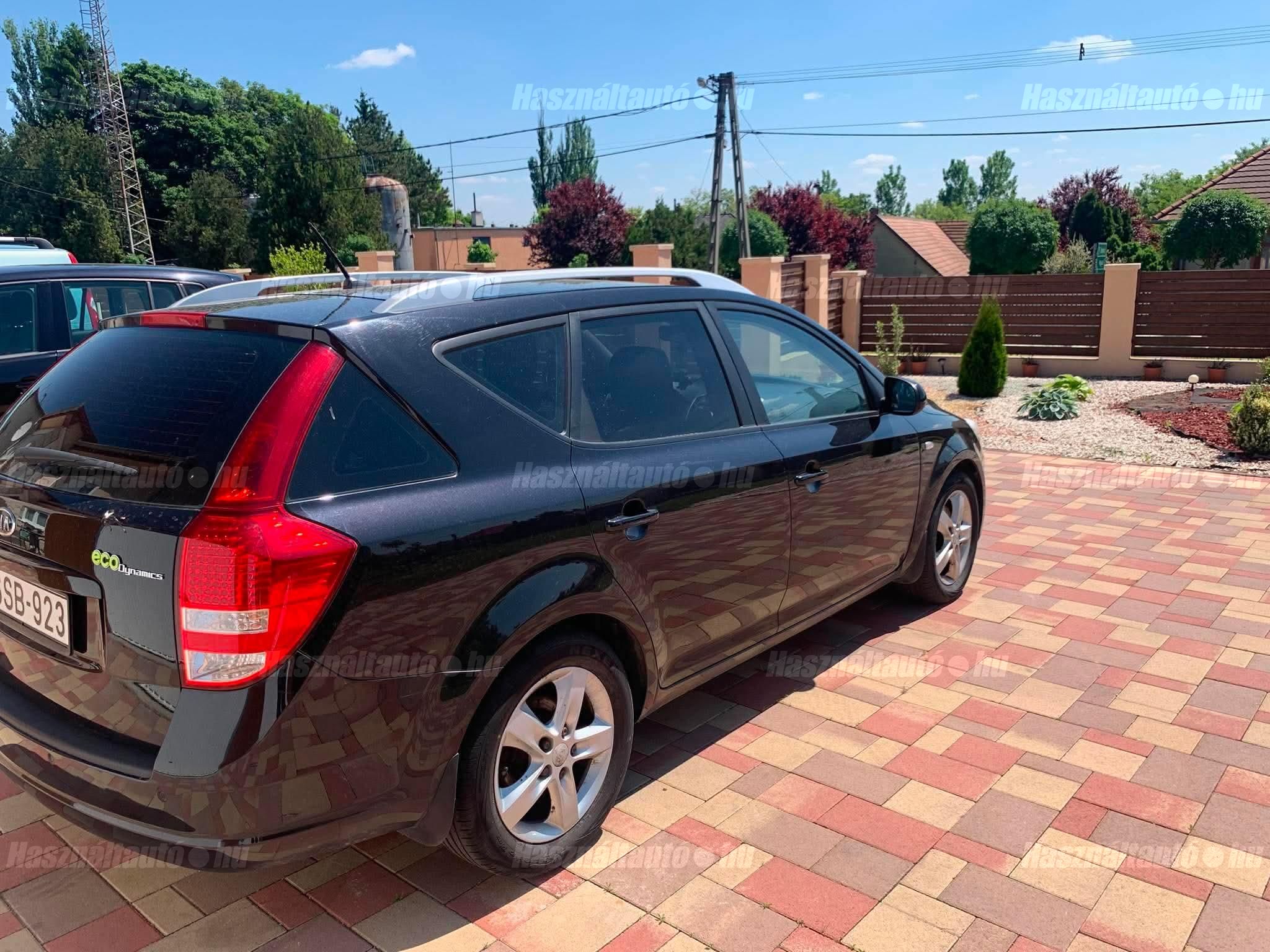 KIA CEE'D 2012/6 - 1