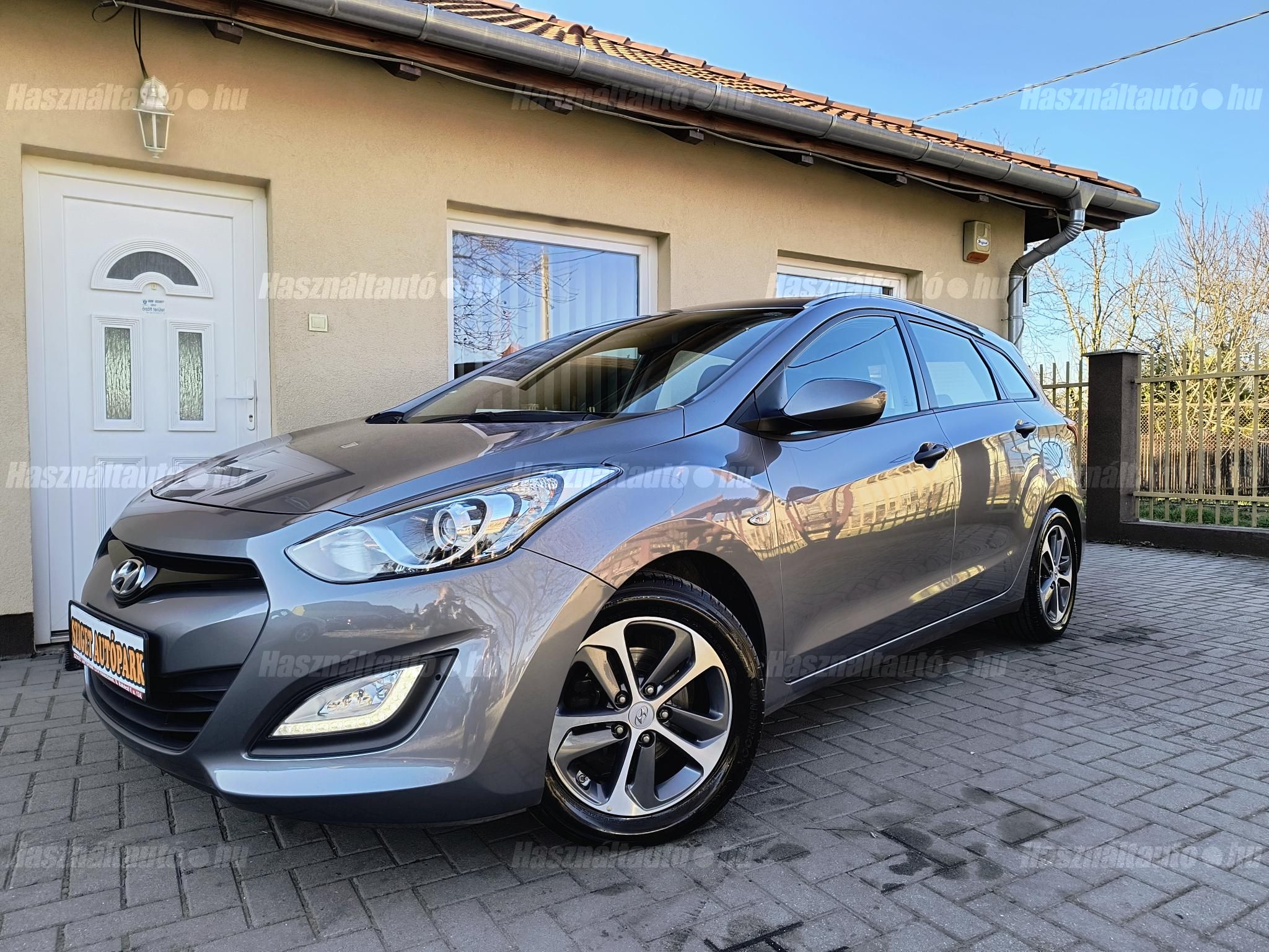 HYUNDAI I30 2012/8 - 1