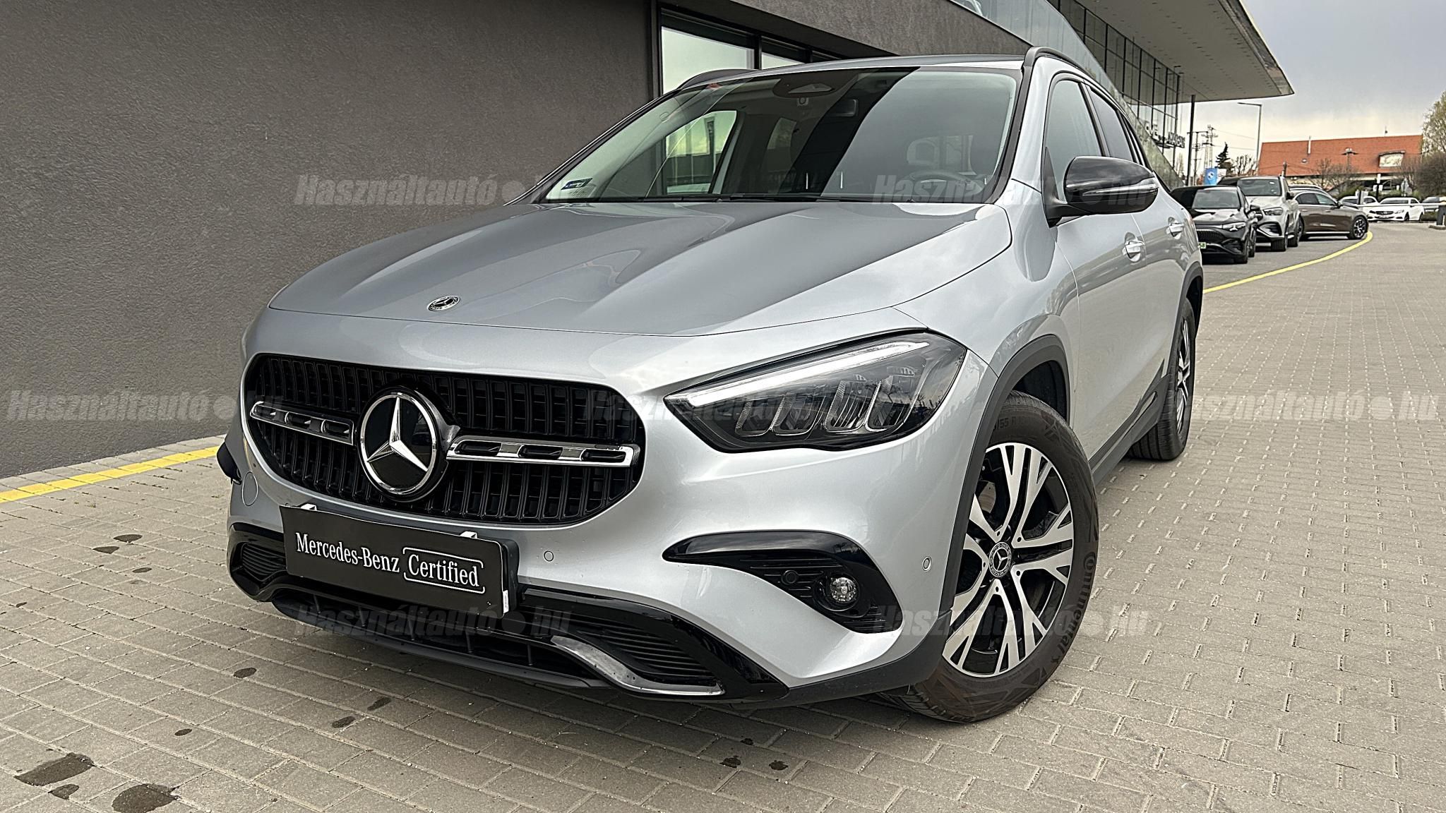 MERCEDES-BENZ GLA 180 2024/10 - 1
