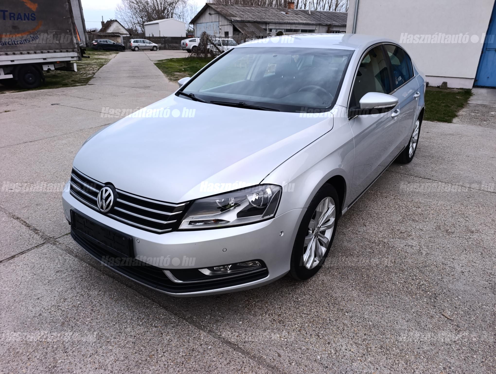VOLKSWAGEN PASSAT 2011/3 - 1