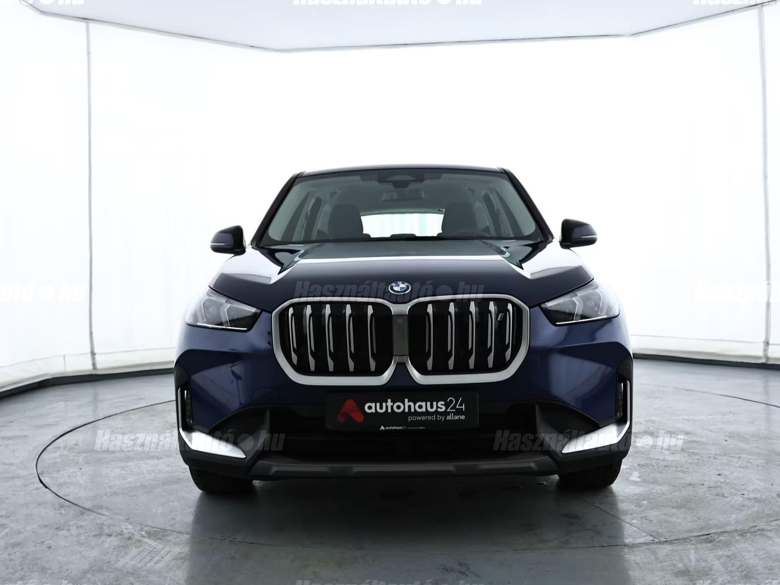 BMW IX1 2022 - 1