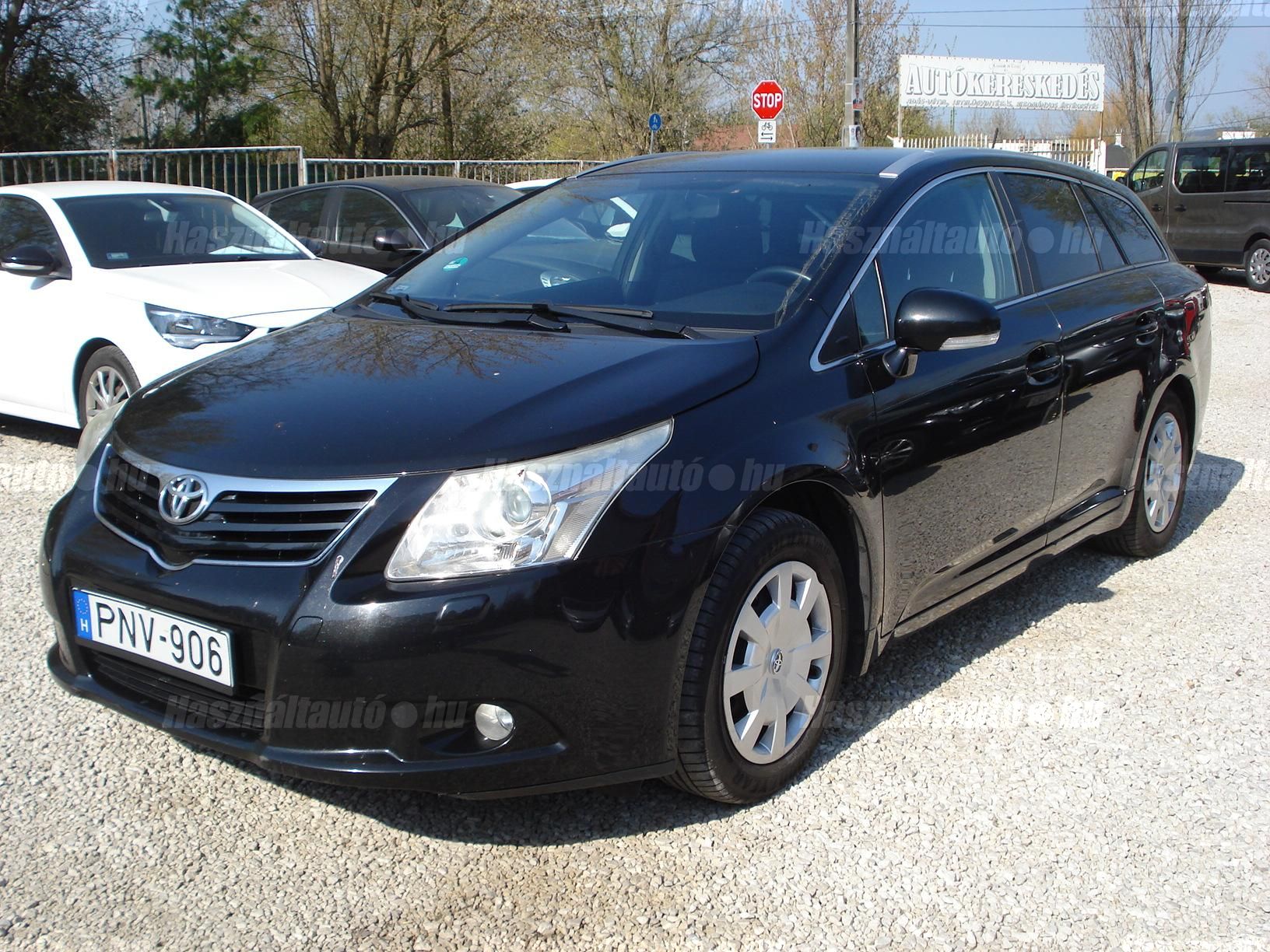 TOYOTA AVENSIS 2011/12 - 1
