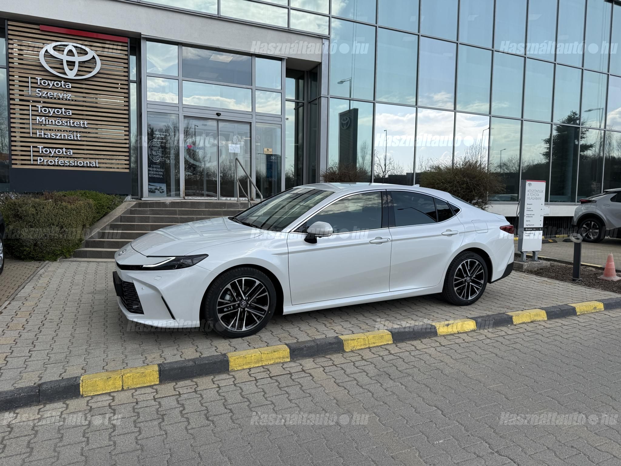 TOYOTA CAMRY 2025 - 1