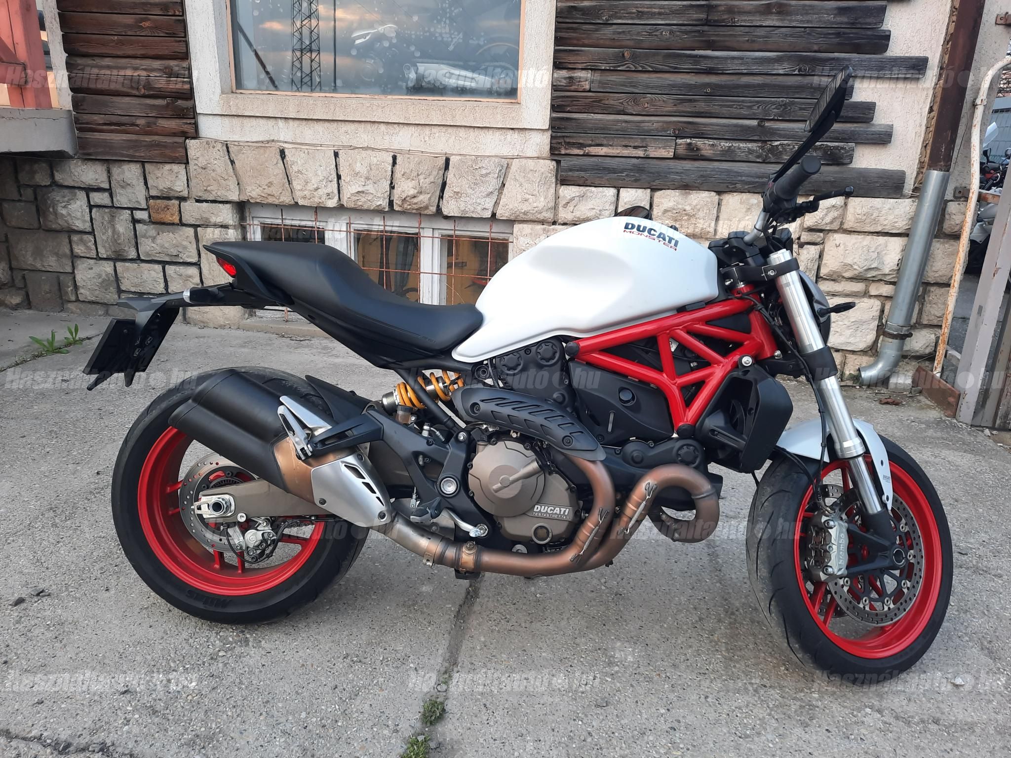 DUCATI MONSTER 821 2016/3 - 1