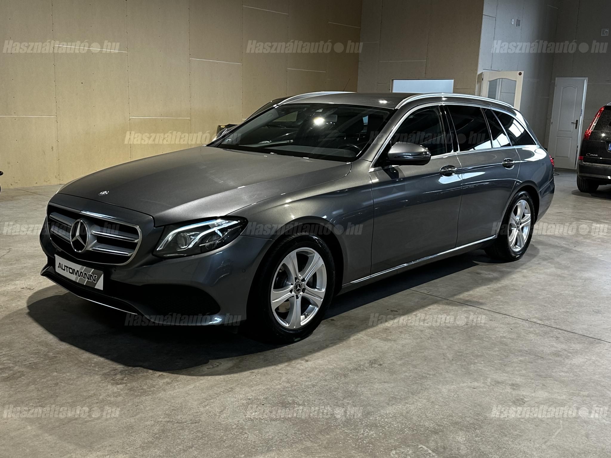 MERCEDES-BENZ E 220 2017 - 1