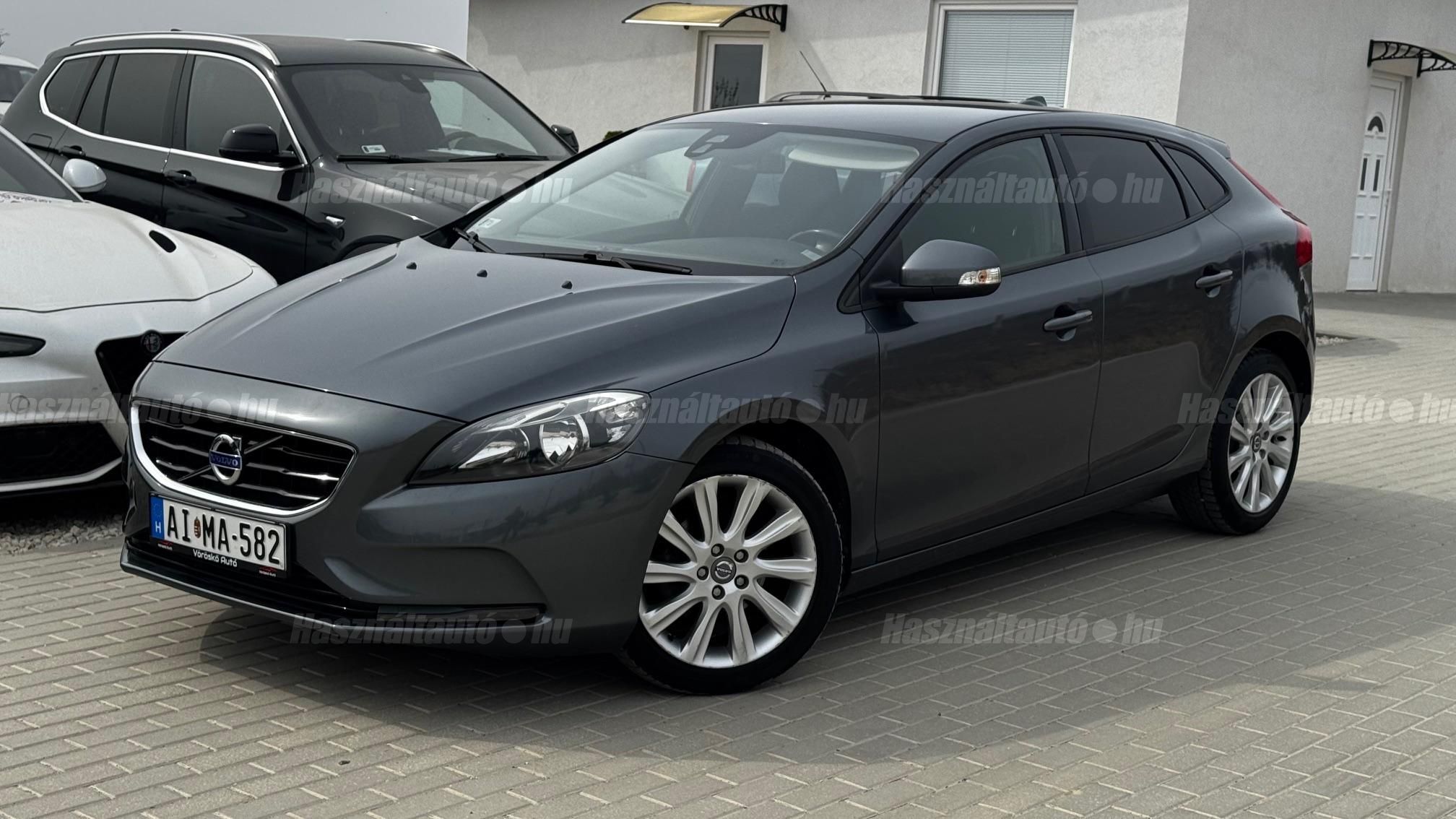 VOLVO V40 2014/7 - 1