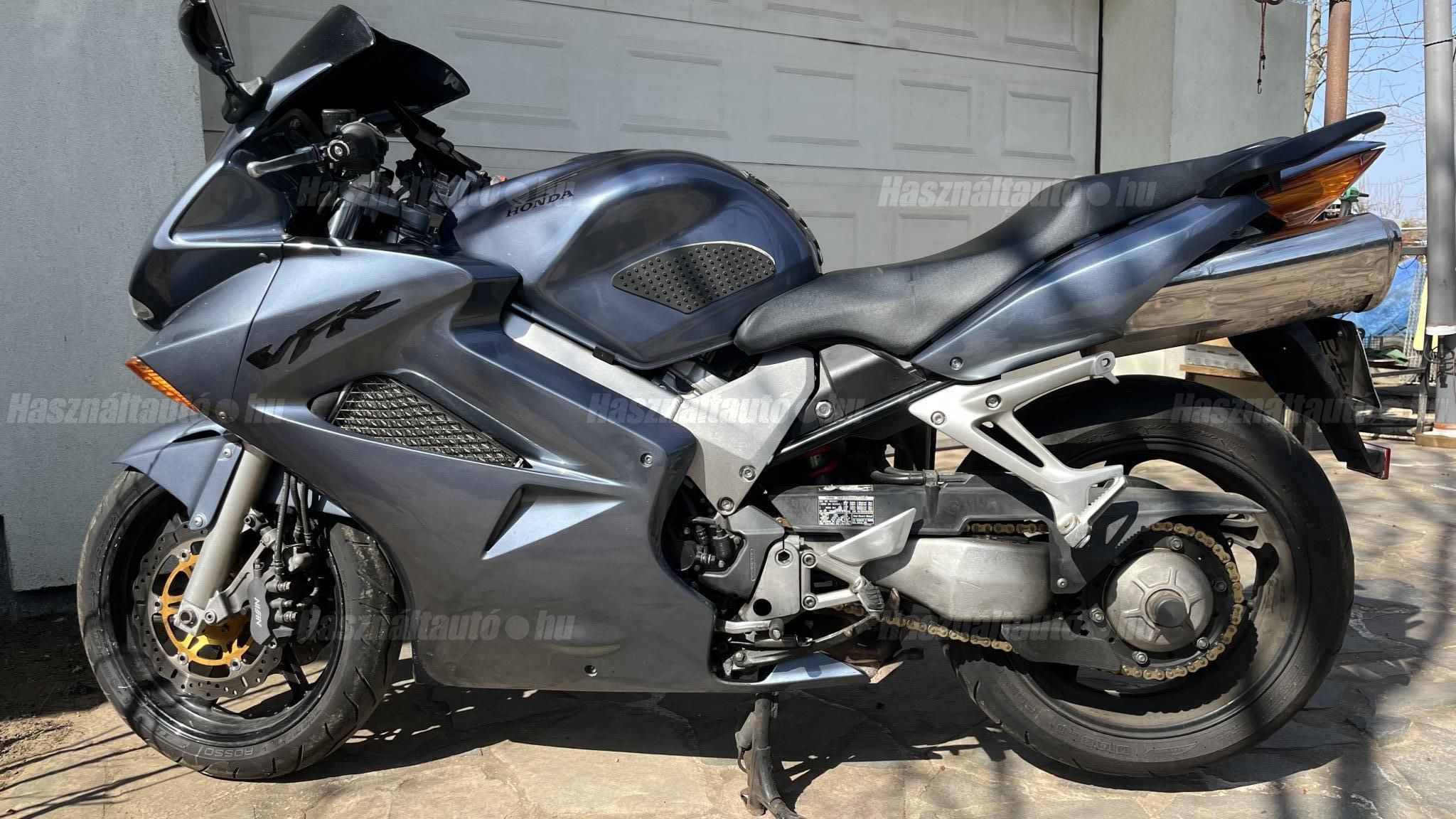 HONDA VFR 800 2004/1 - 1