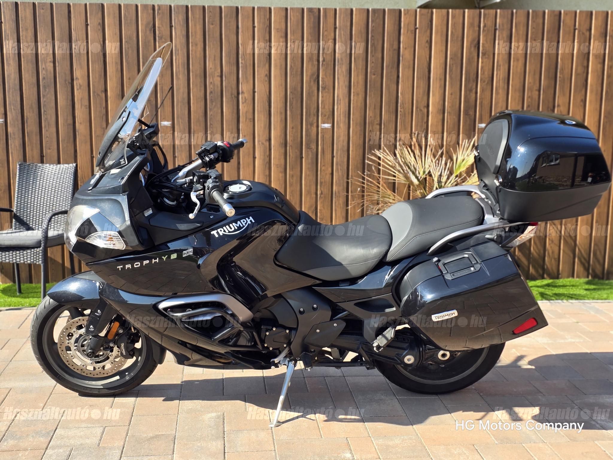 TRIUMPH TROPHY 1200 2016/7 - 1