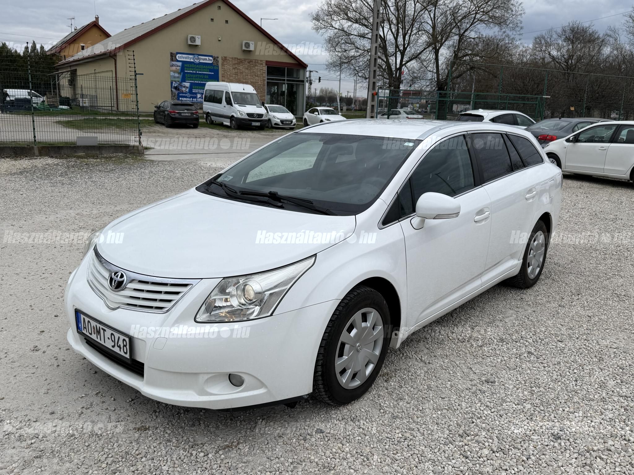 TOYOTA AVENSIS 2010/2 - 1