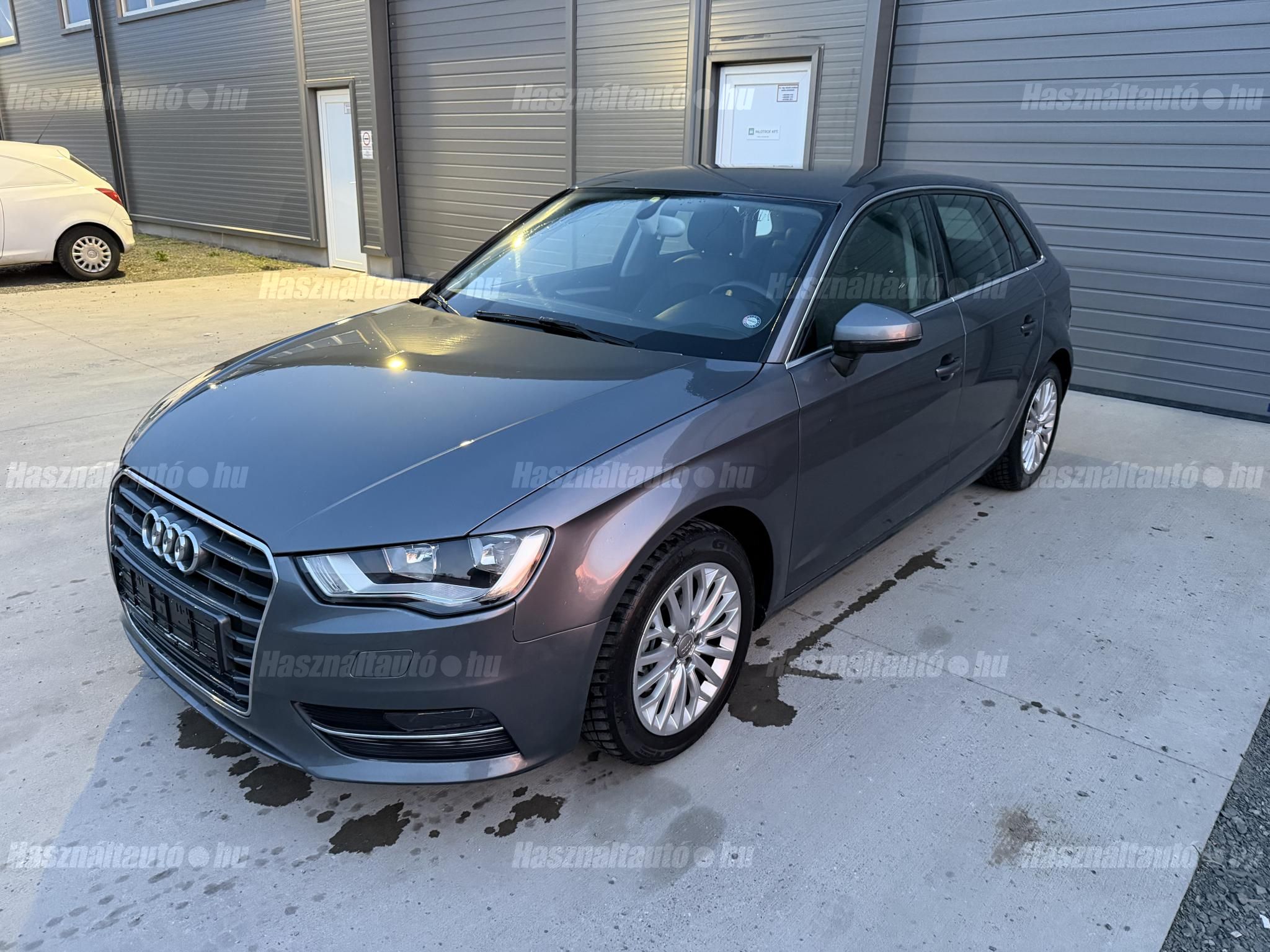 AUDI A3 2013/10 - 1