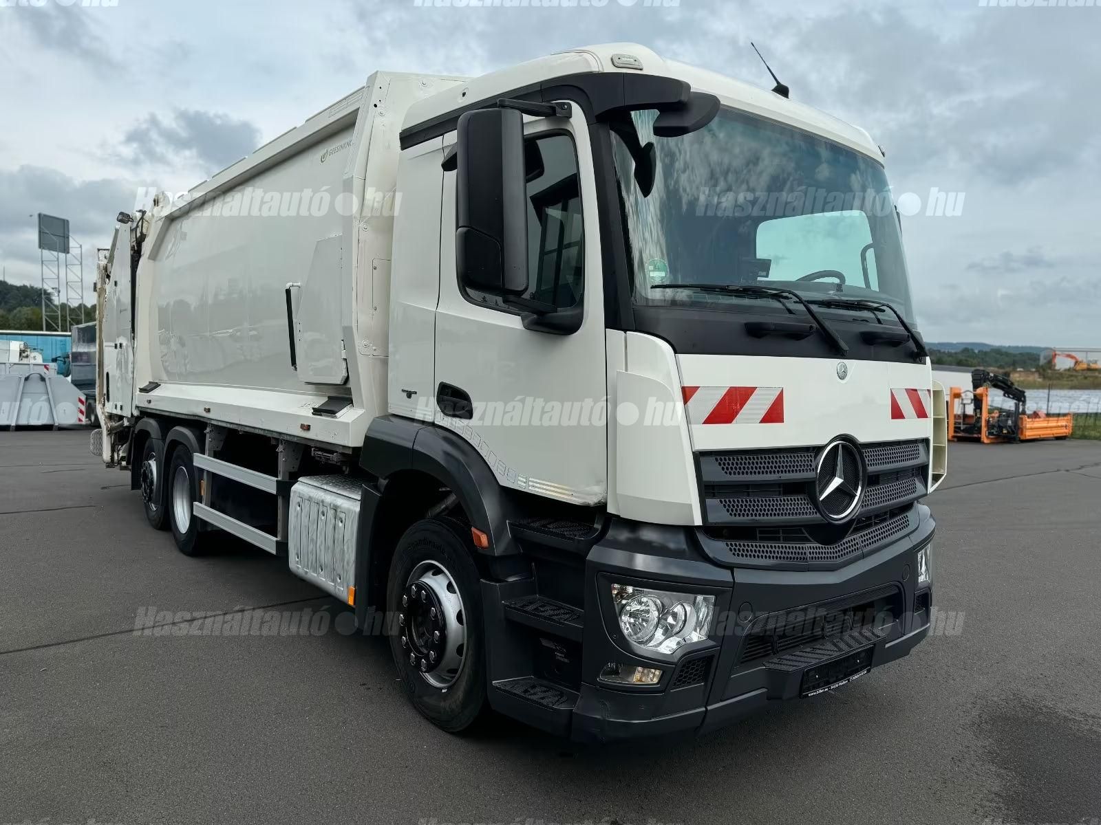 MERCEDES-BENZ 2014/12 - 1