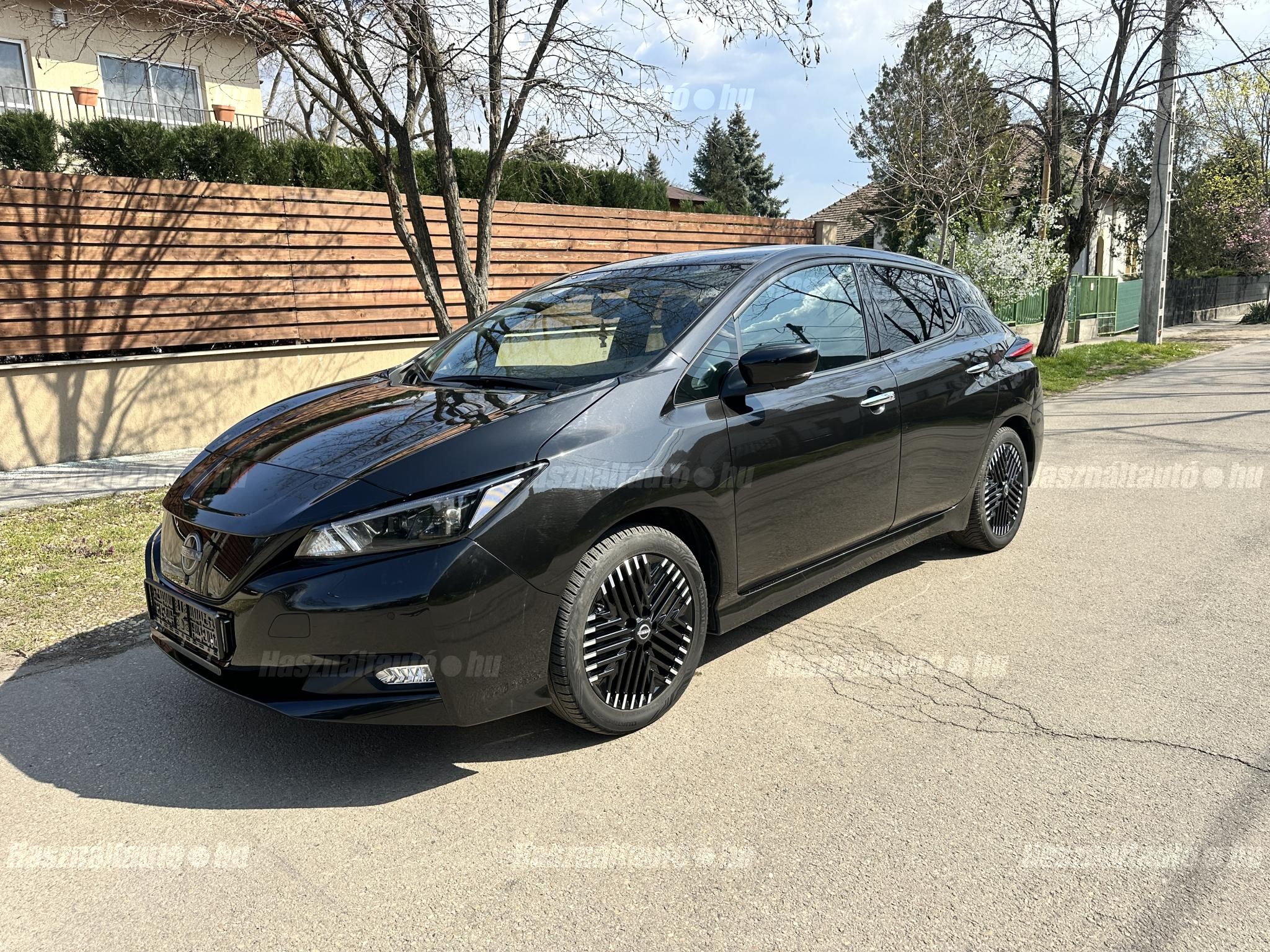 NISSAN LEAF 2022/12 - 1