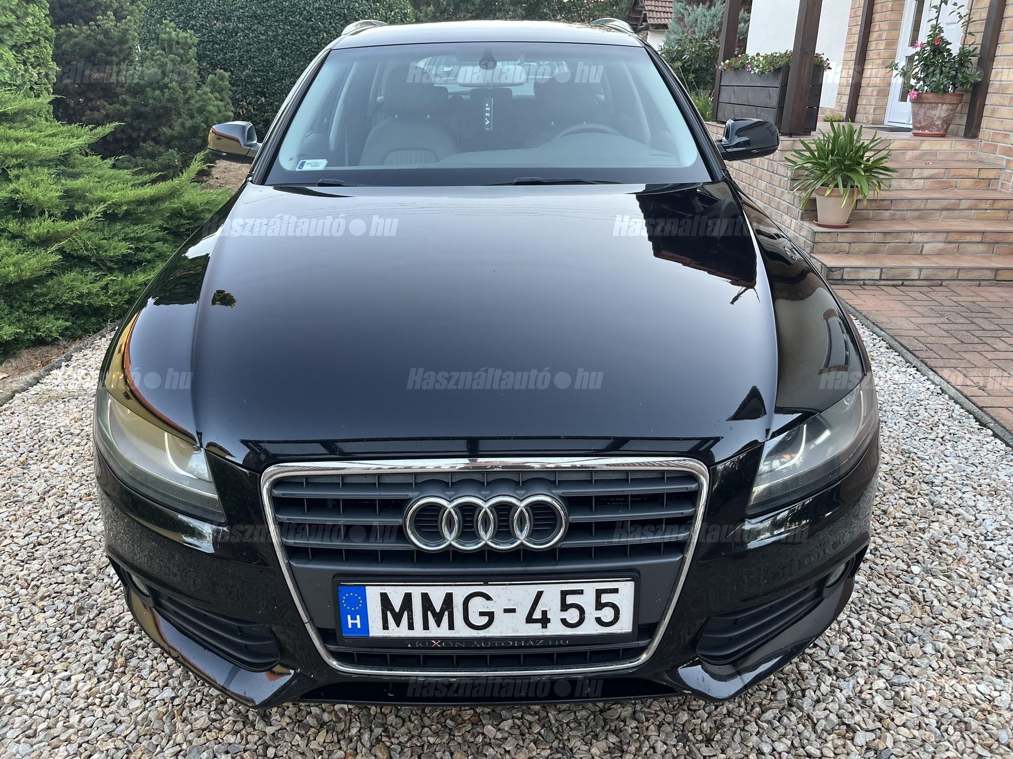 AUDI A4 2010/6 - 1