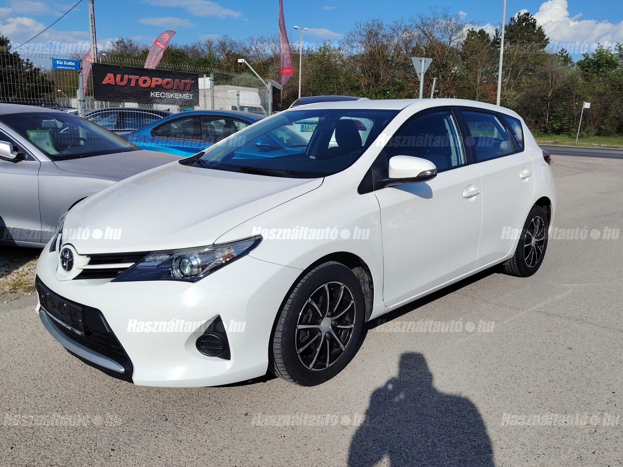 TOYOTA AURIS 2014/12 - 1