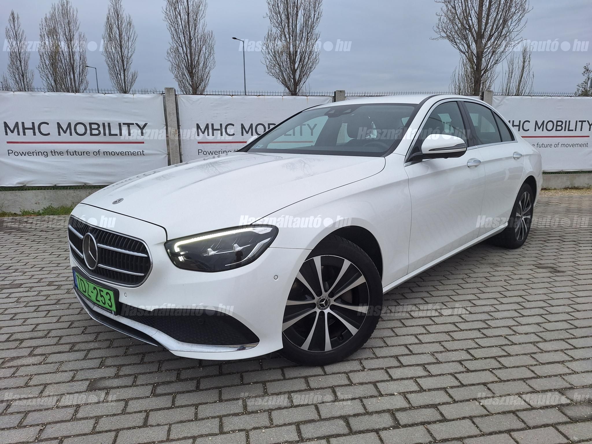 MERCEDES-BENZ E-OSZTÁLY 2022/3 - 1