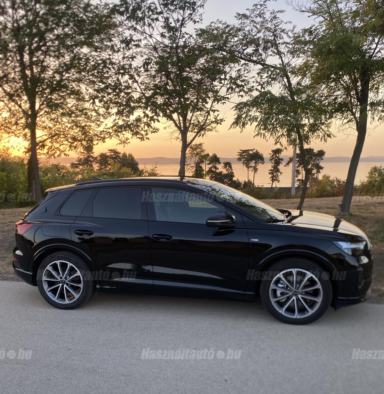 AUDI Q4 2023/8 - 1