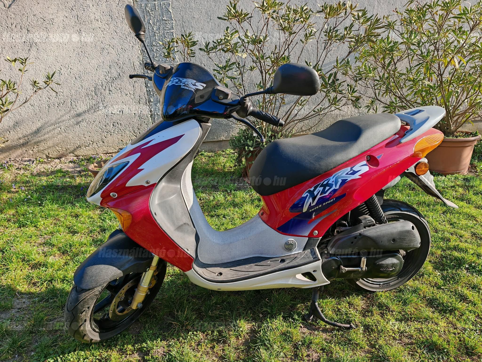 HONDA X8R-S 2006/4 - 1