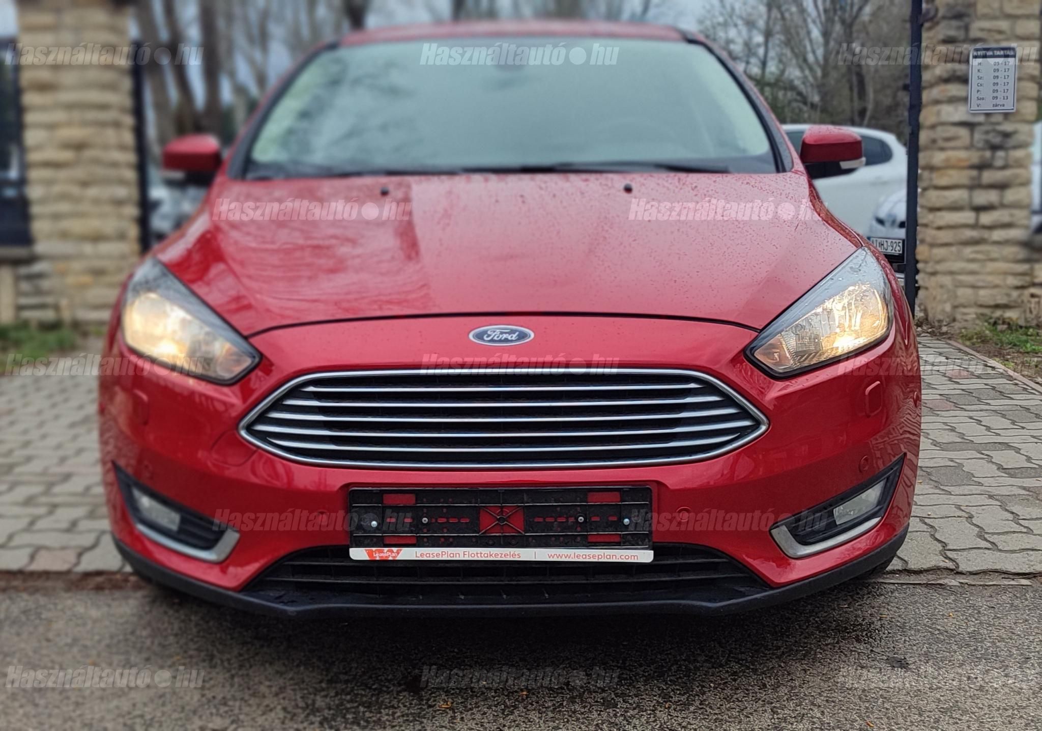 FORD FOCUS 2015/12 - 1