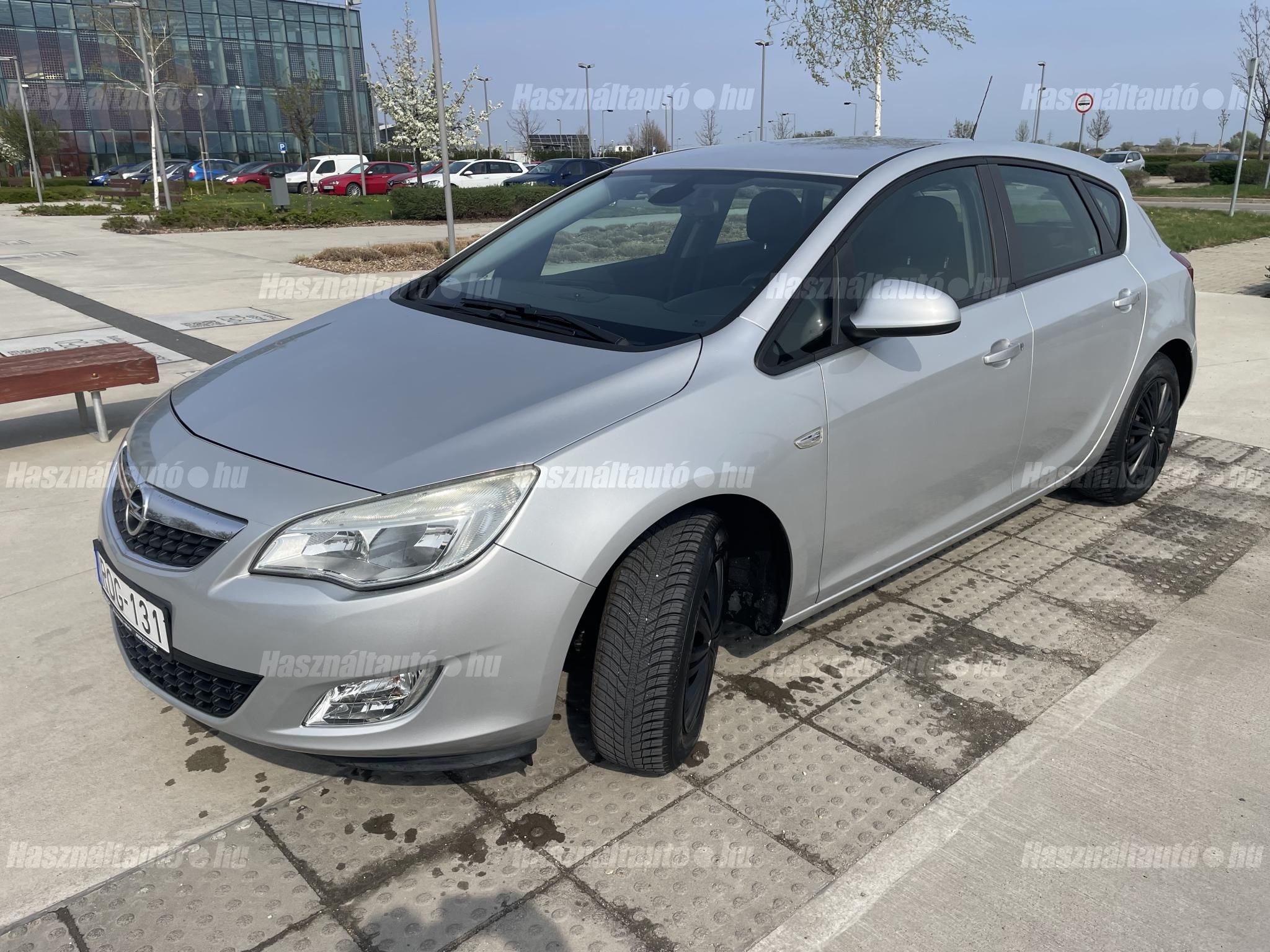 OPEL ASTRA J 2010/4 - 1
