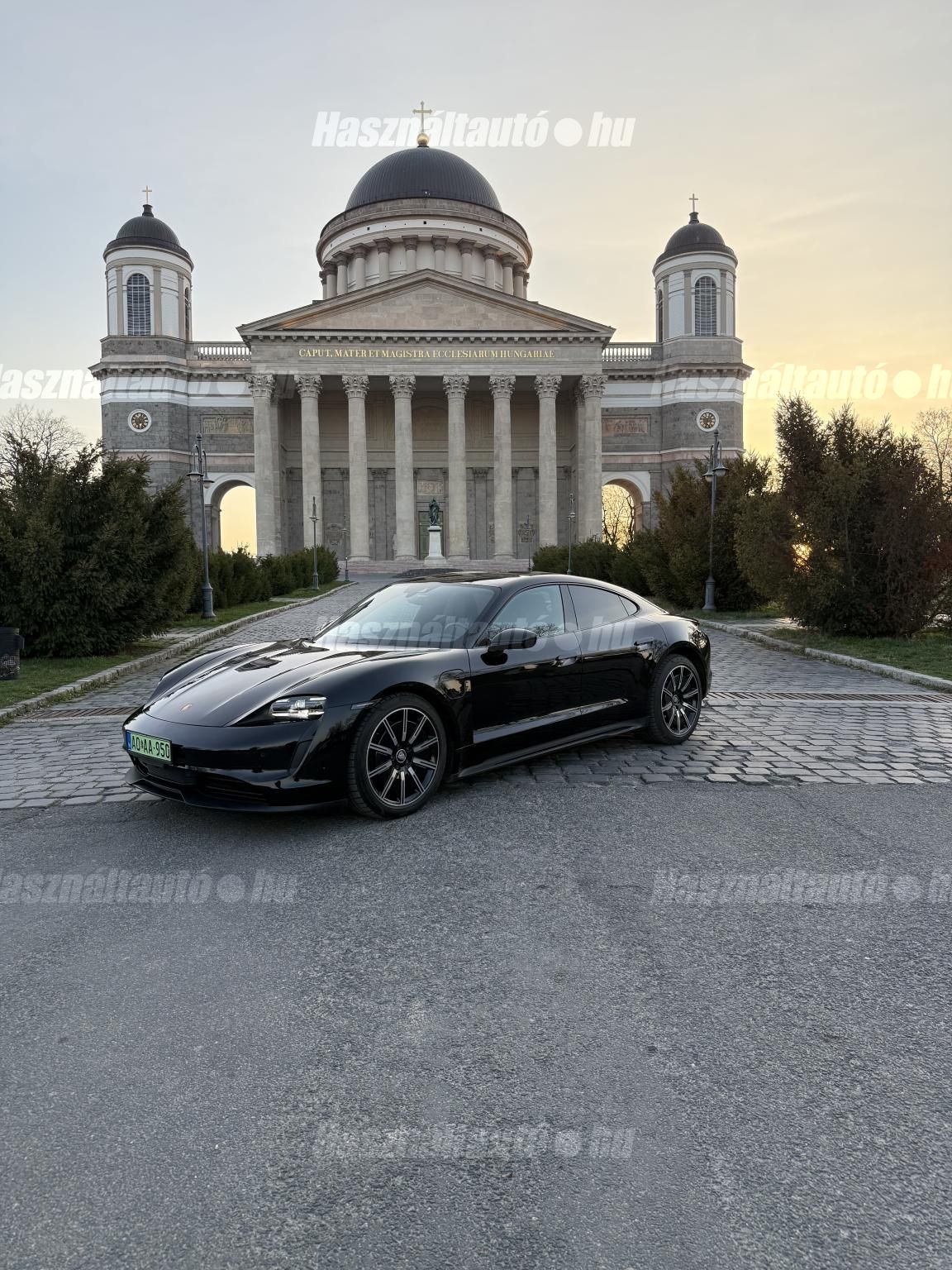PORSCHE TAYCAN 2021 - 1